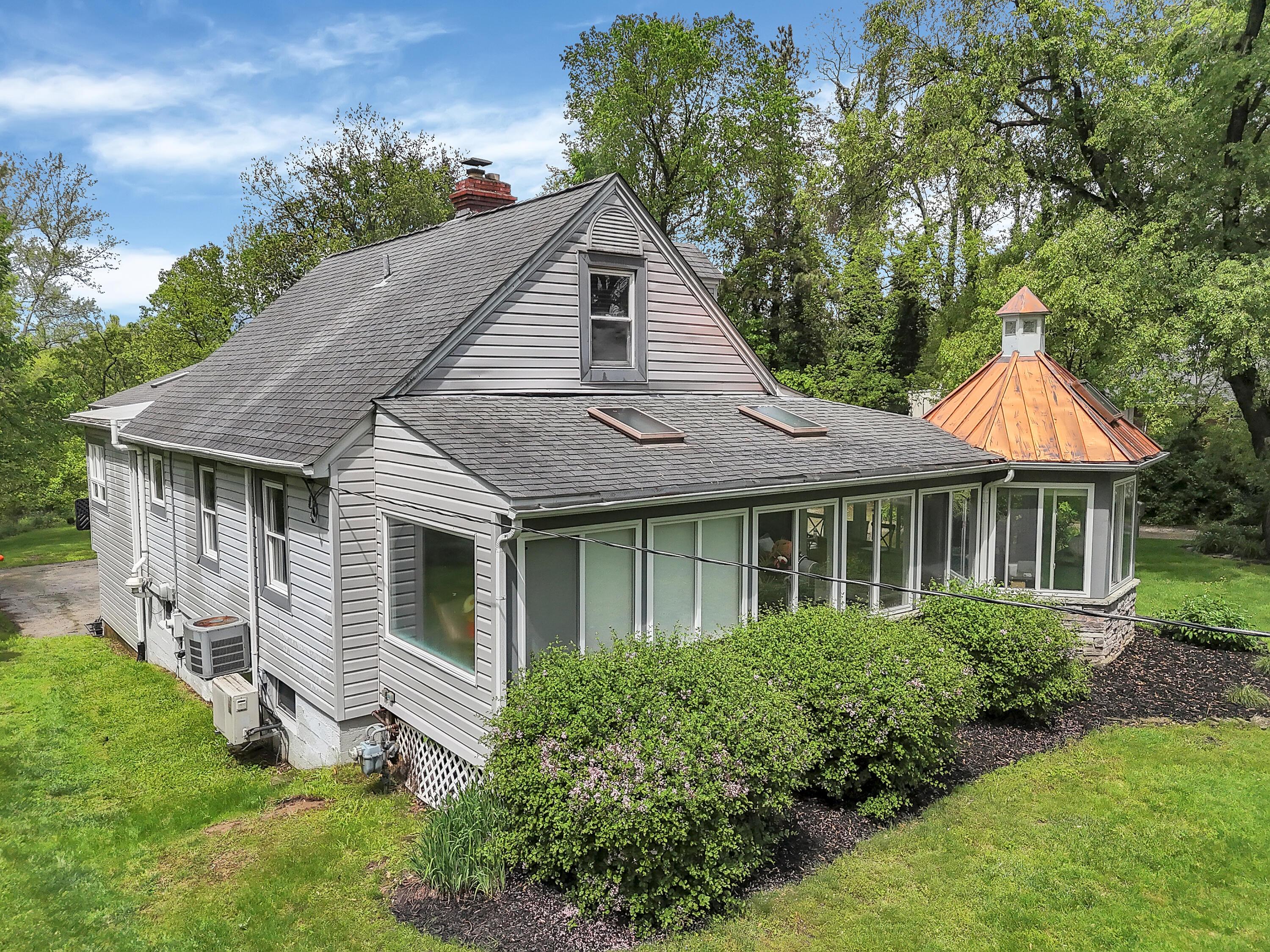 1108 W Church Street Property Photo 6