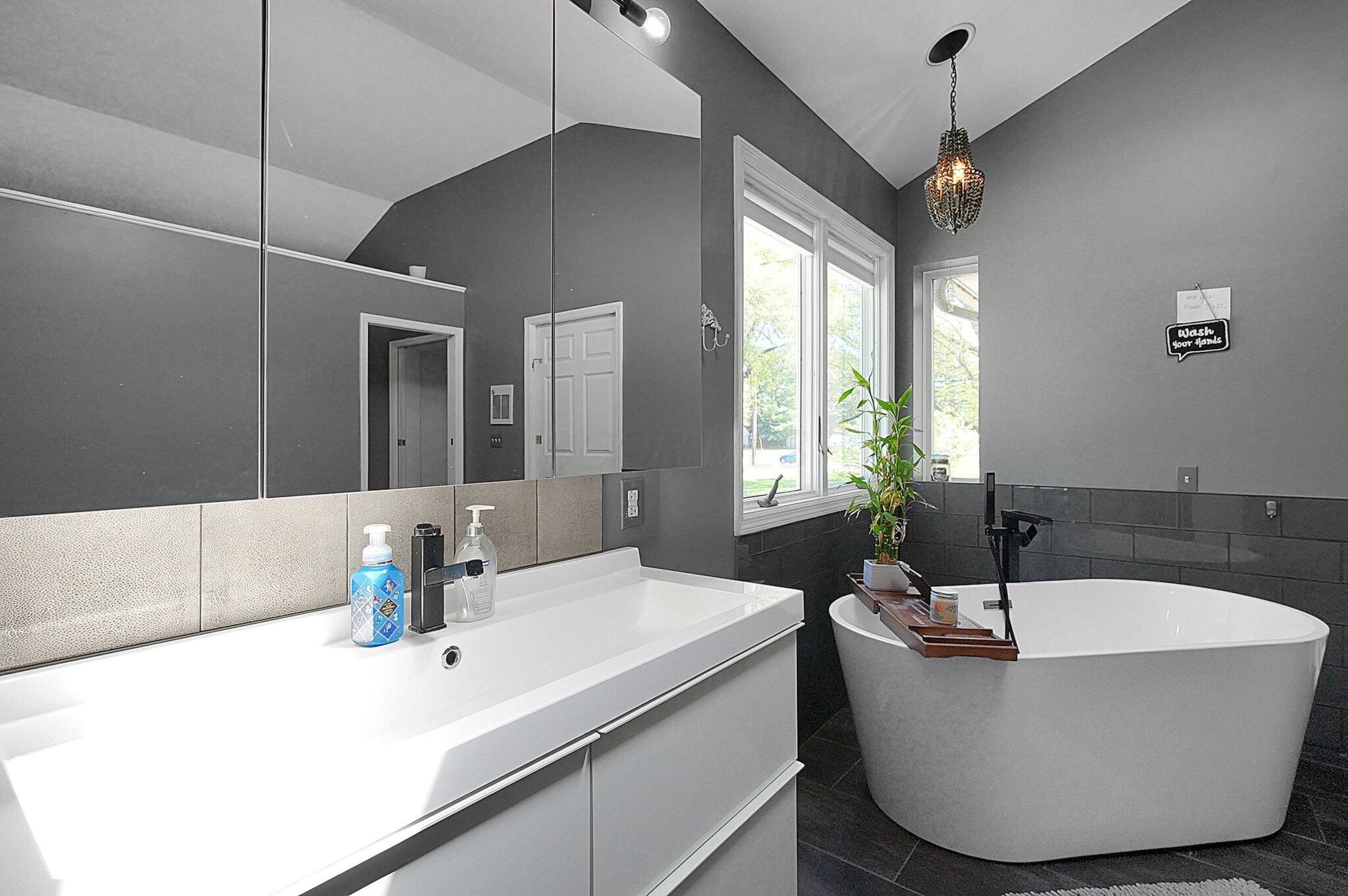 1108 W Church Street Property Photo 16