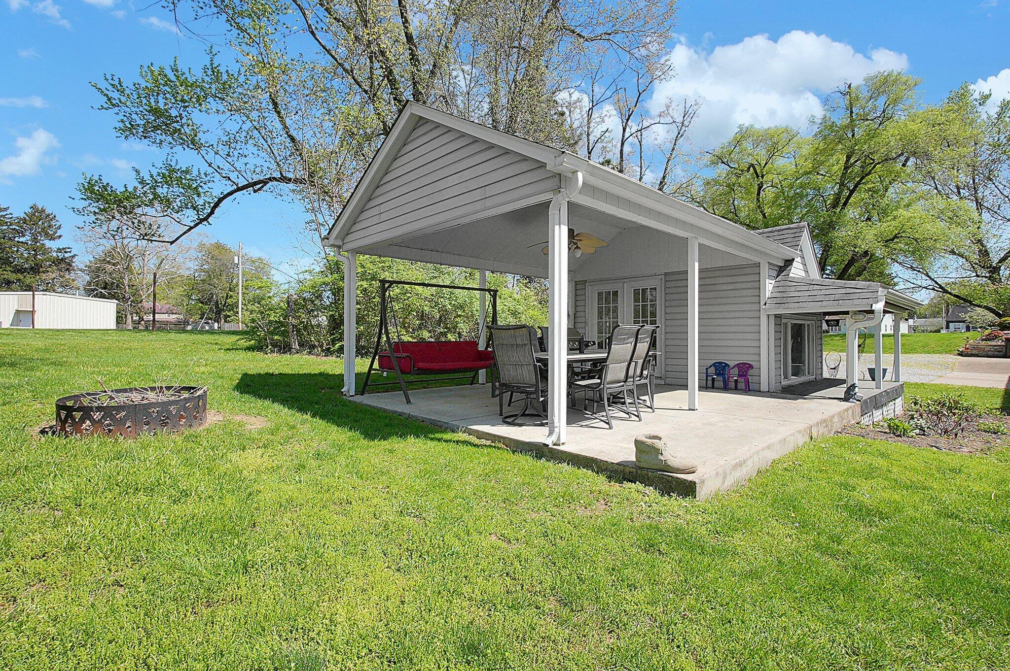 1108 W Church Street Property Photo 25