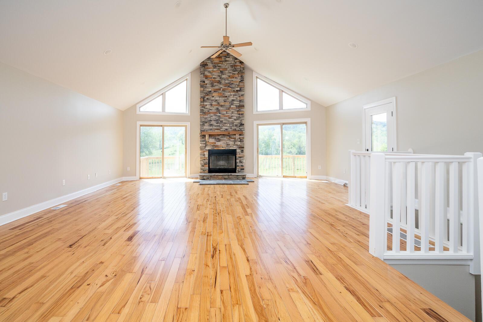 7885 Upper Twin Road Property Photo 3