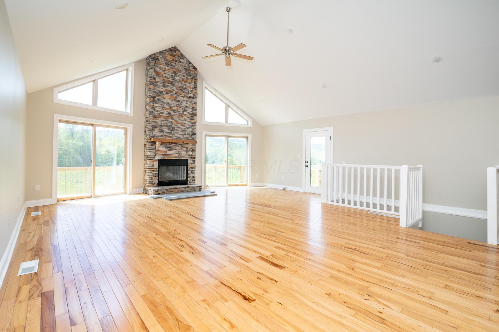 7885 Upper Twin Road Property Photo 4