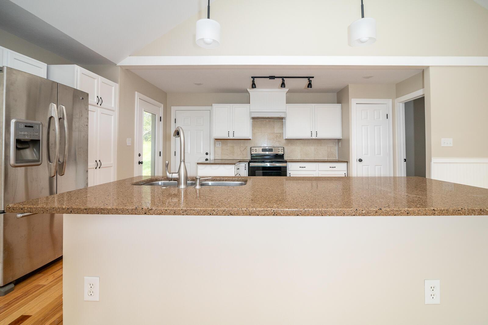 7885 Upper Twin Road Property Photo 9