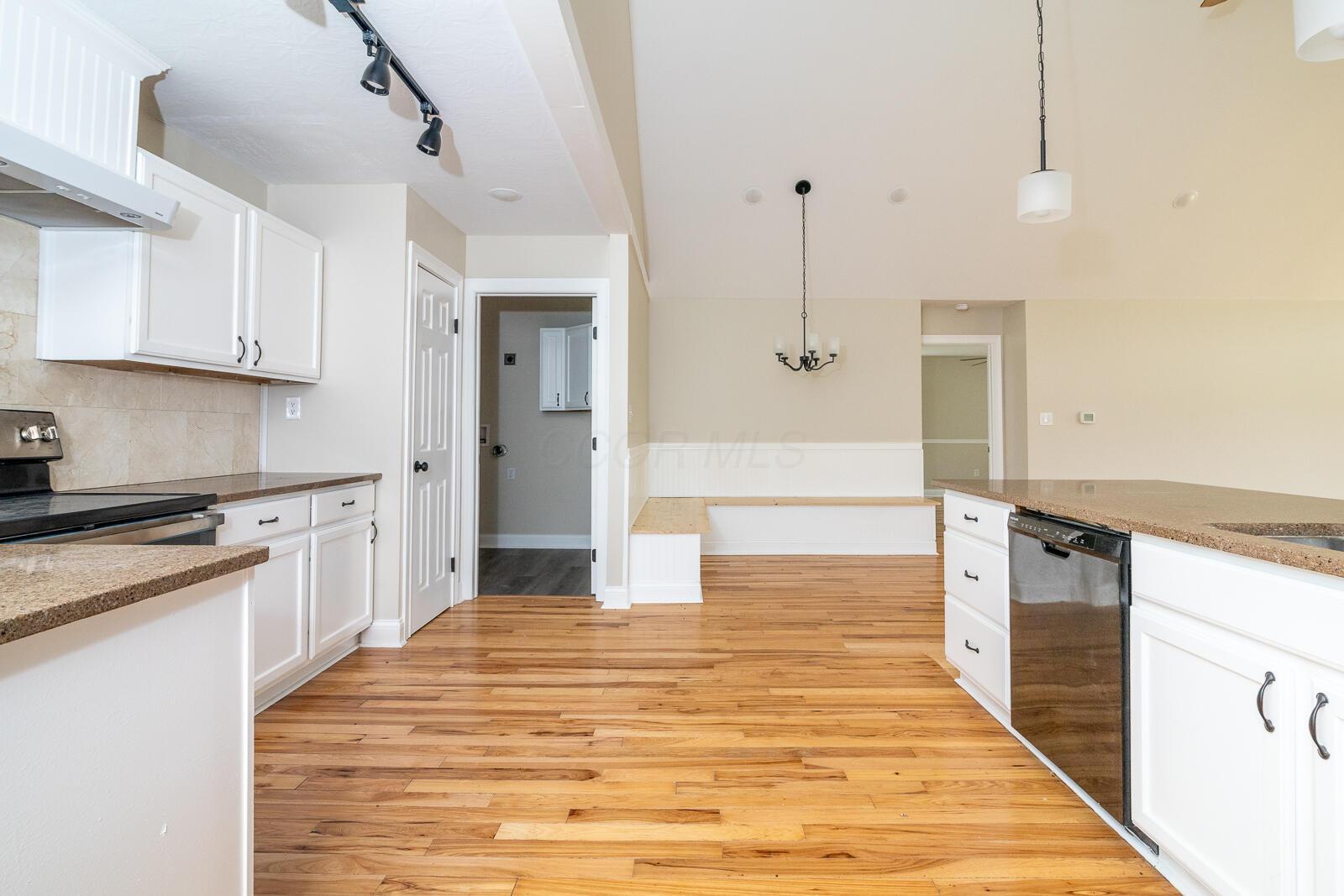 7885 Upper Twin Road Property Photo 10