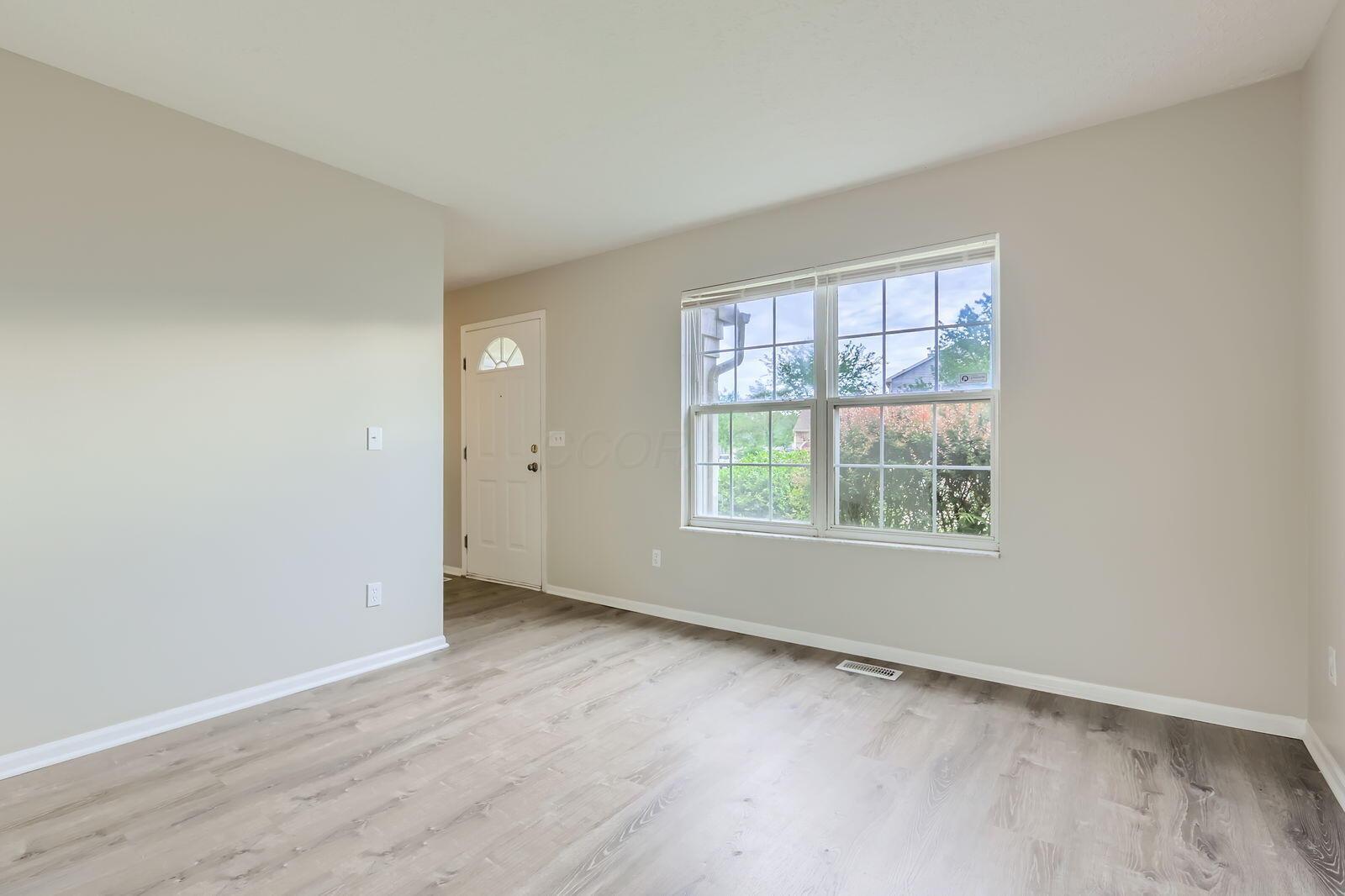 5397 Jack Russell Way Property Photo 5