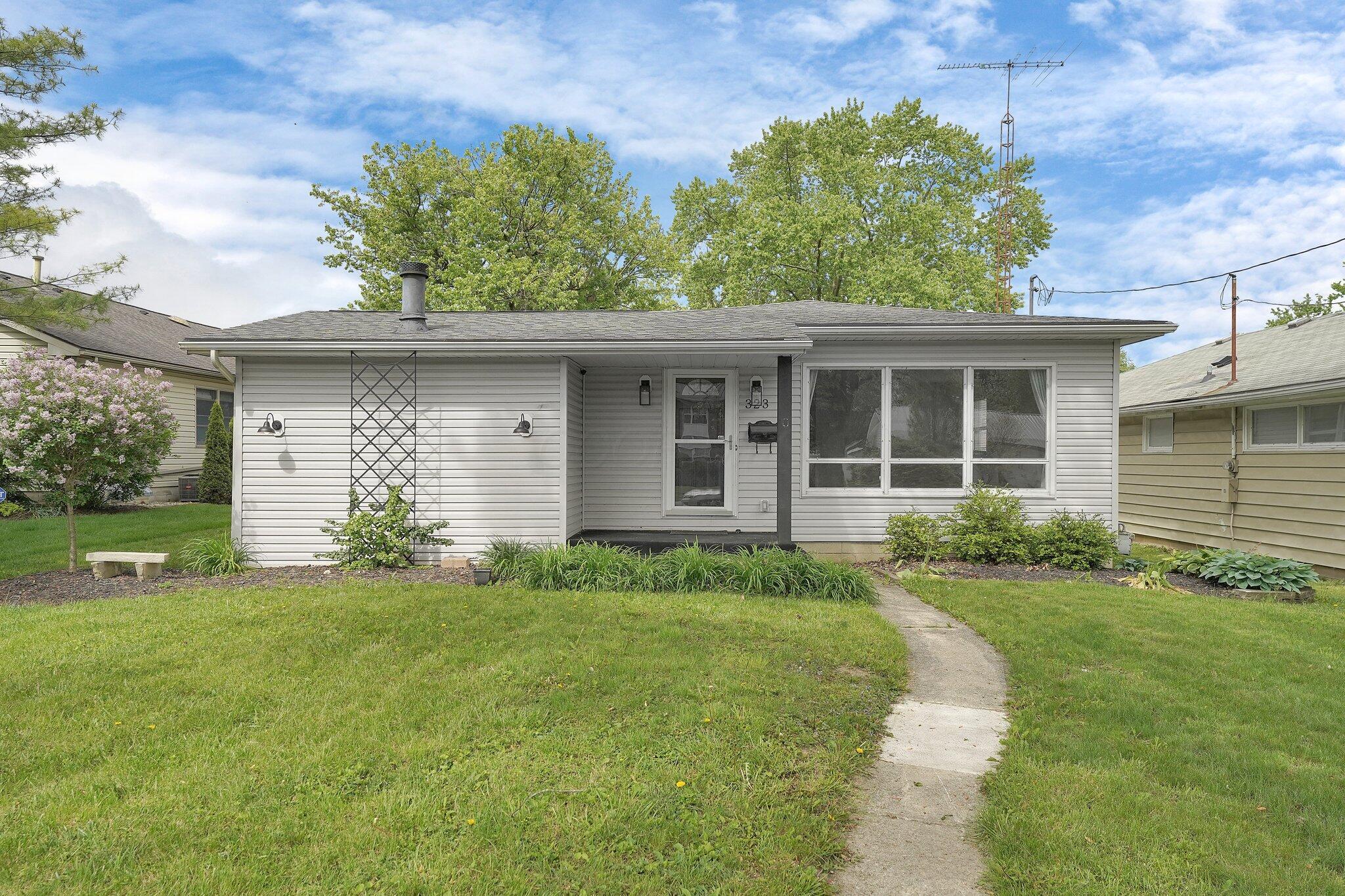 323 S Seffner Avenue Property Photo
