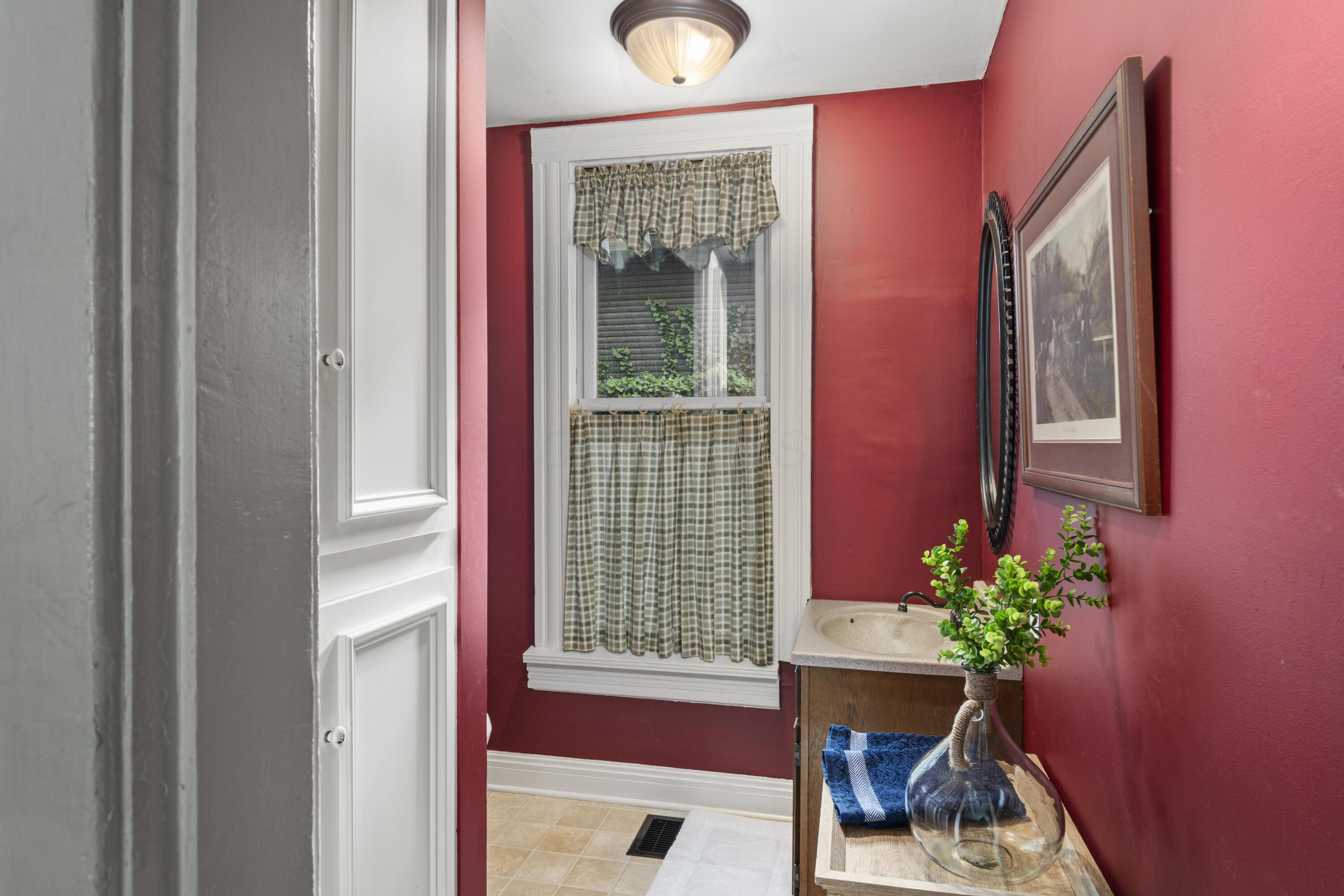 1042 Neil Avenue Property Photo 35