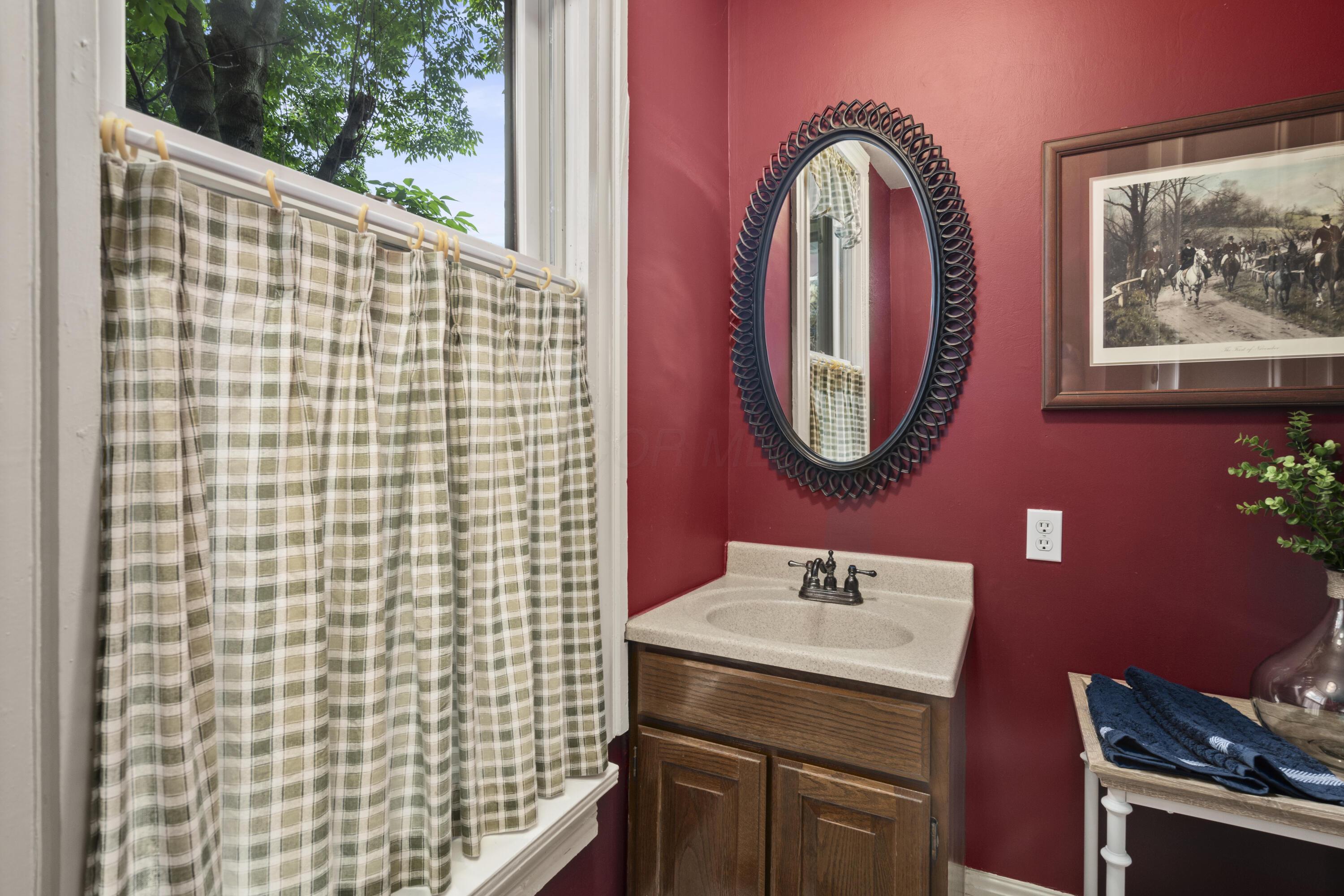 1042 Neil Avenue Property Photo 36