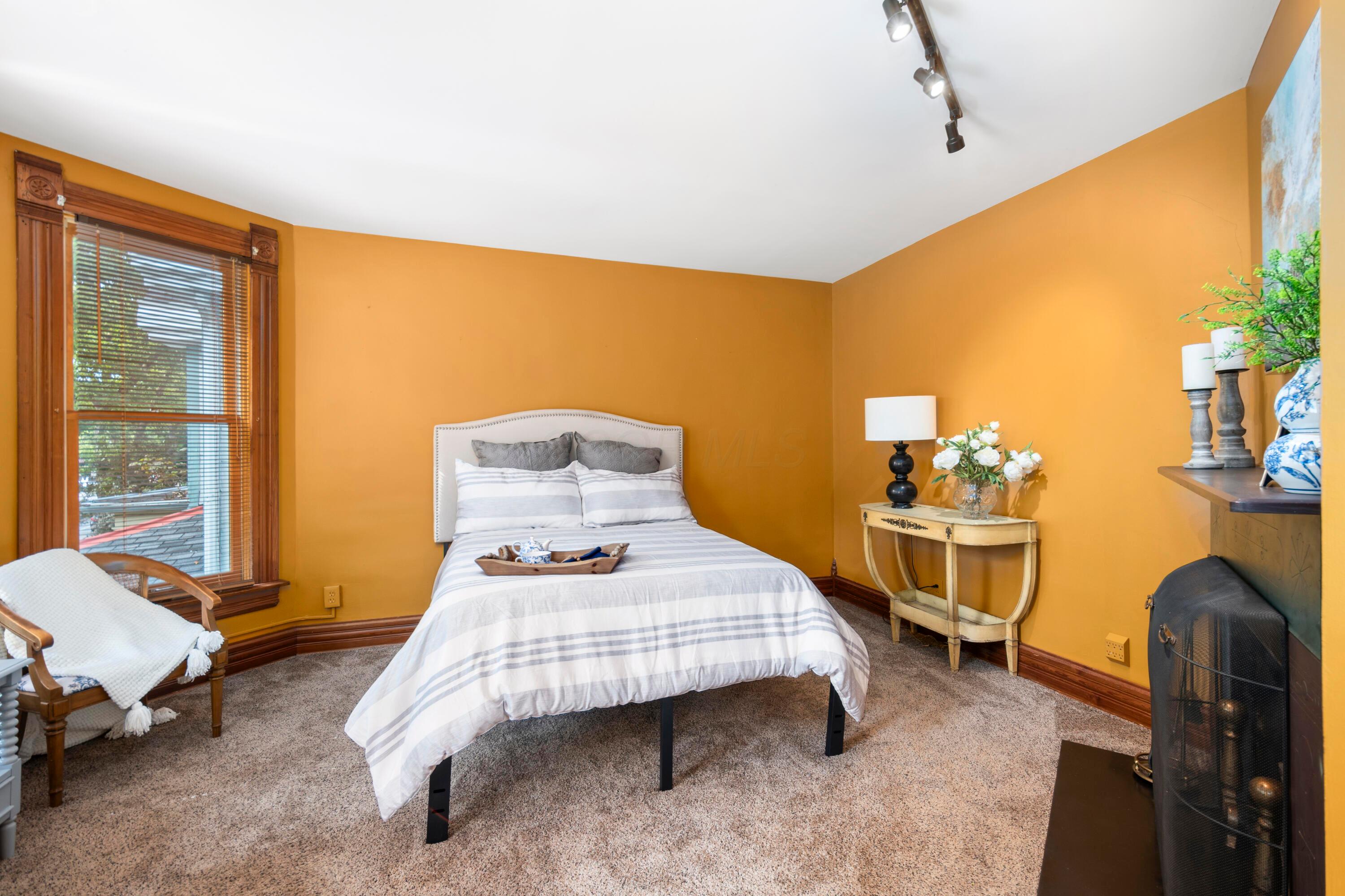 1042 Neil Avenue Property Photo 45