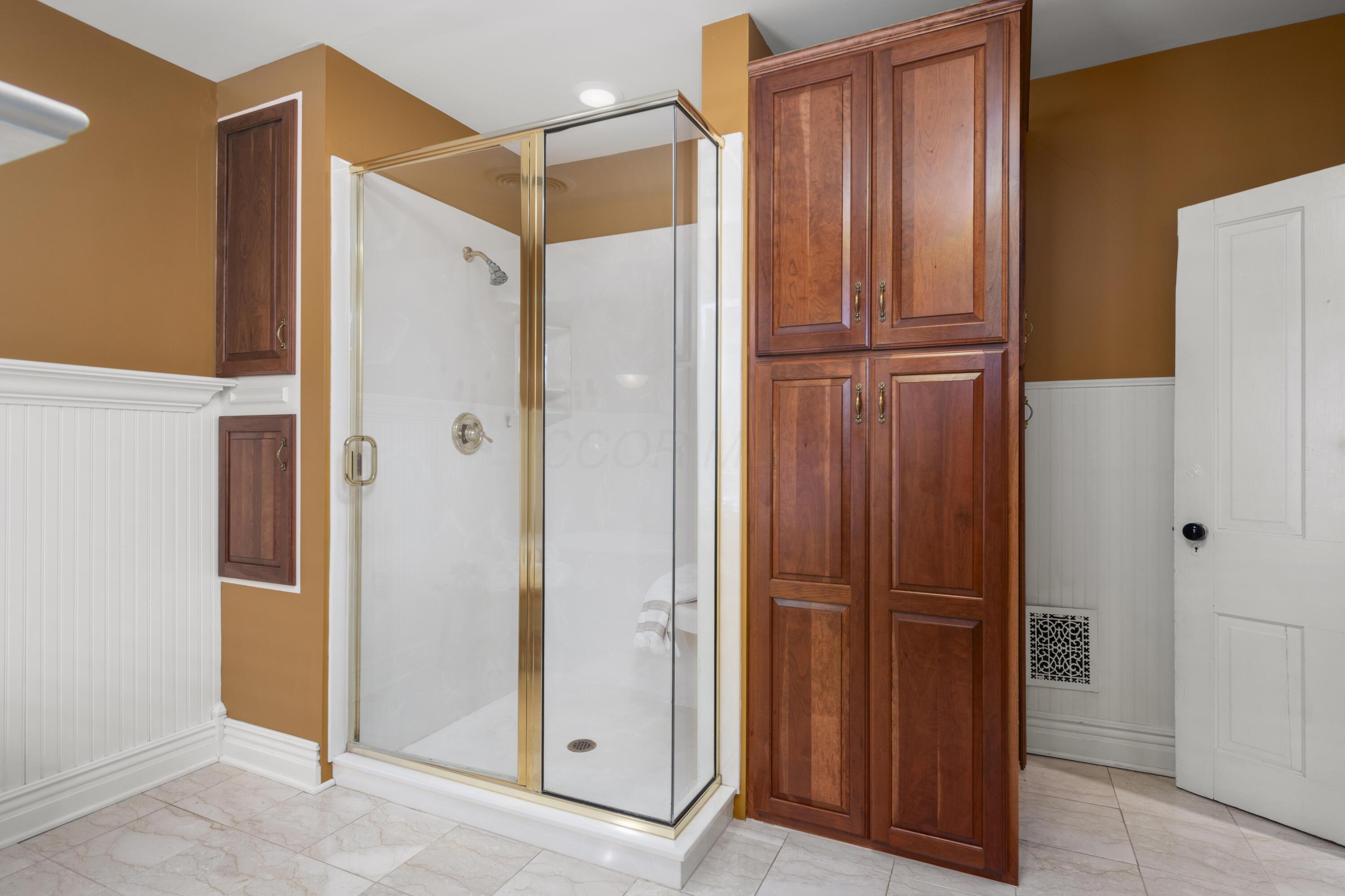 1042 Neil Avenue Property Photo 61