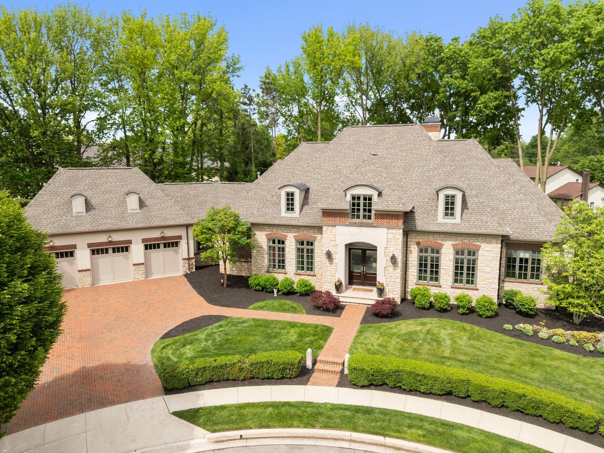 2060 Fontenay Place Property Photo 1