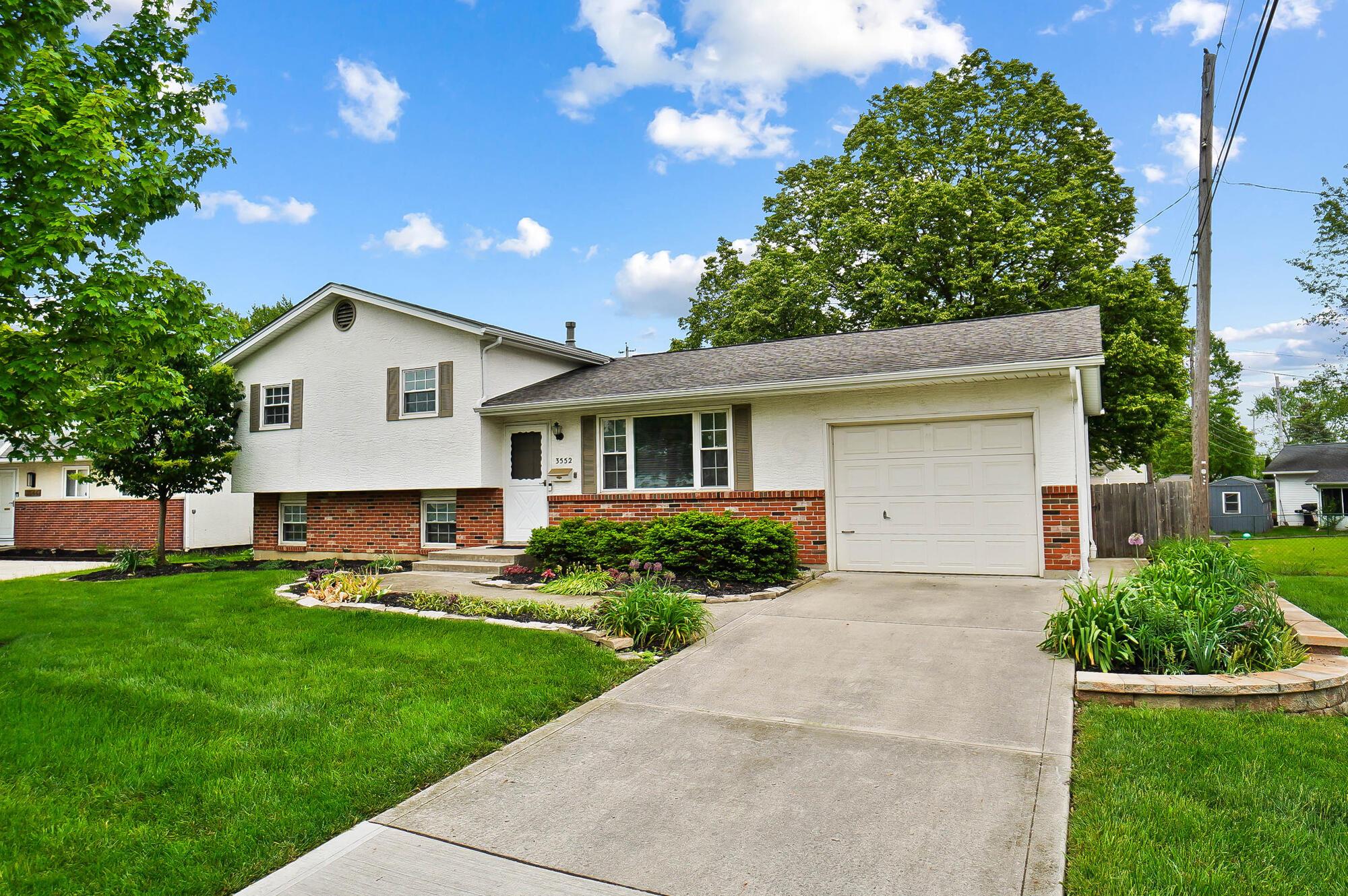 3552 Devin Road Property Photo 1