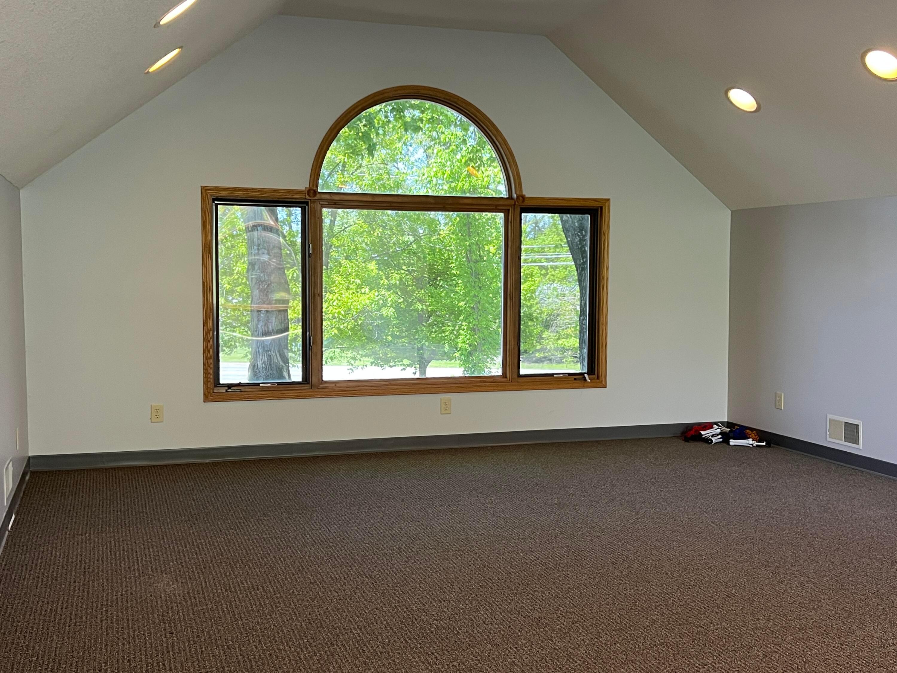 830 E Johnstown Road Property Photo 8