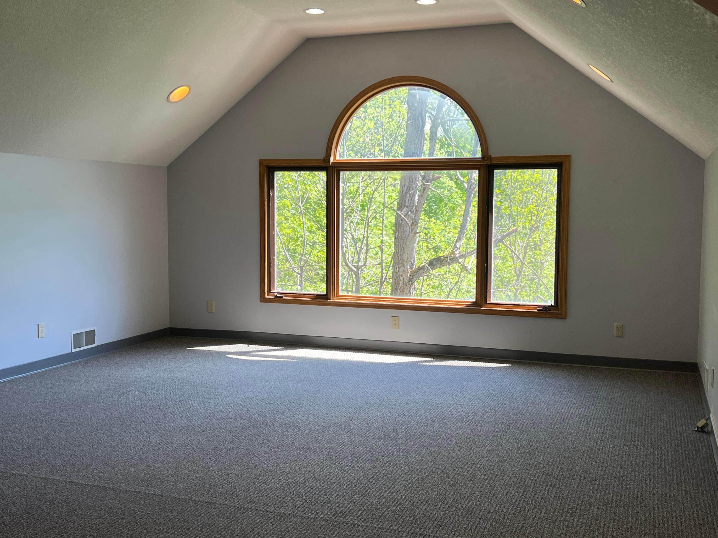 830 E Johnstown Road Property Photo 9