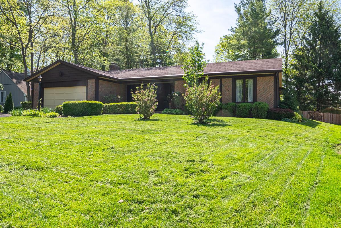 735 Cherrington Road Property Photo