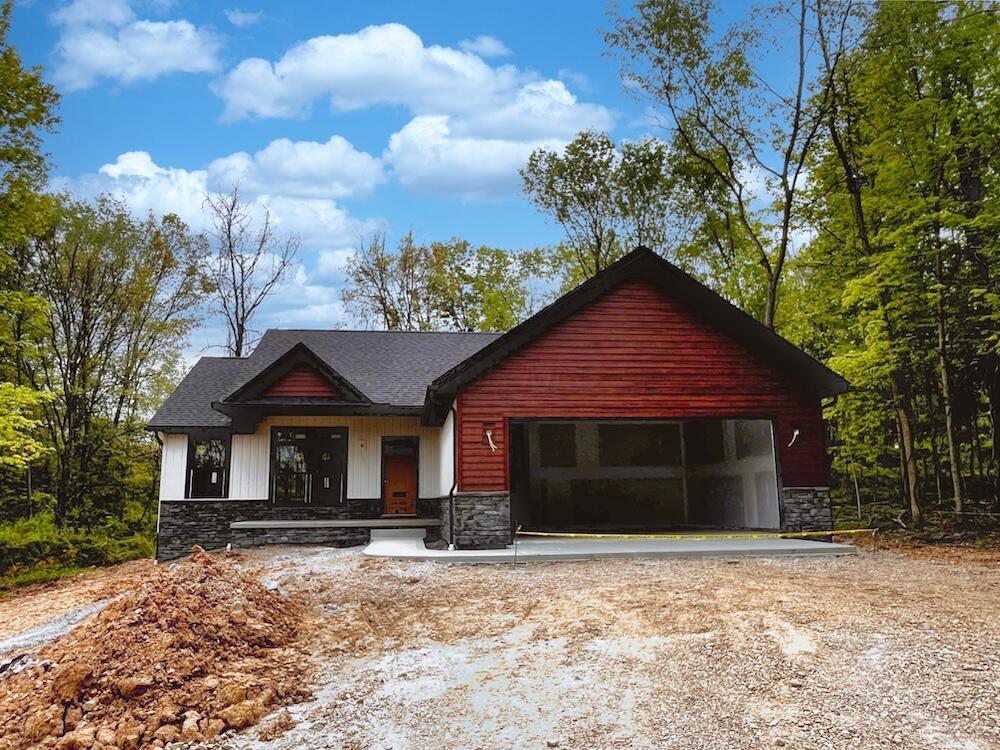 561 Crestmonte Drive Property Photo 1