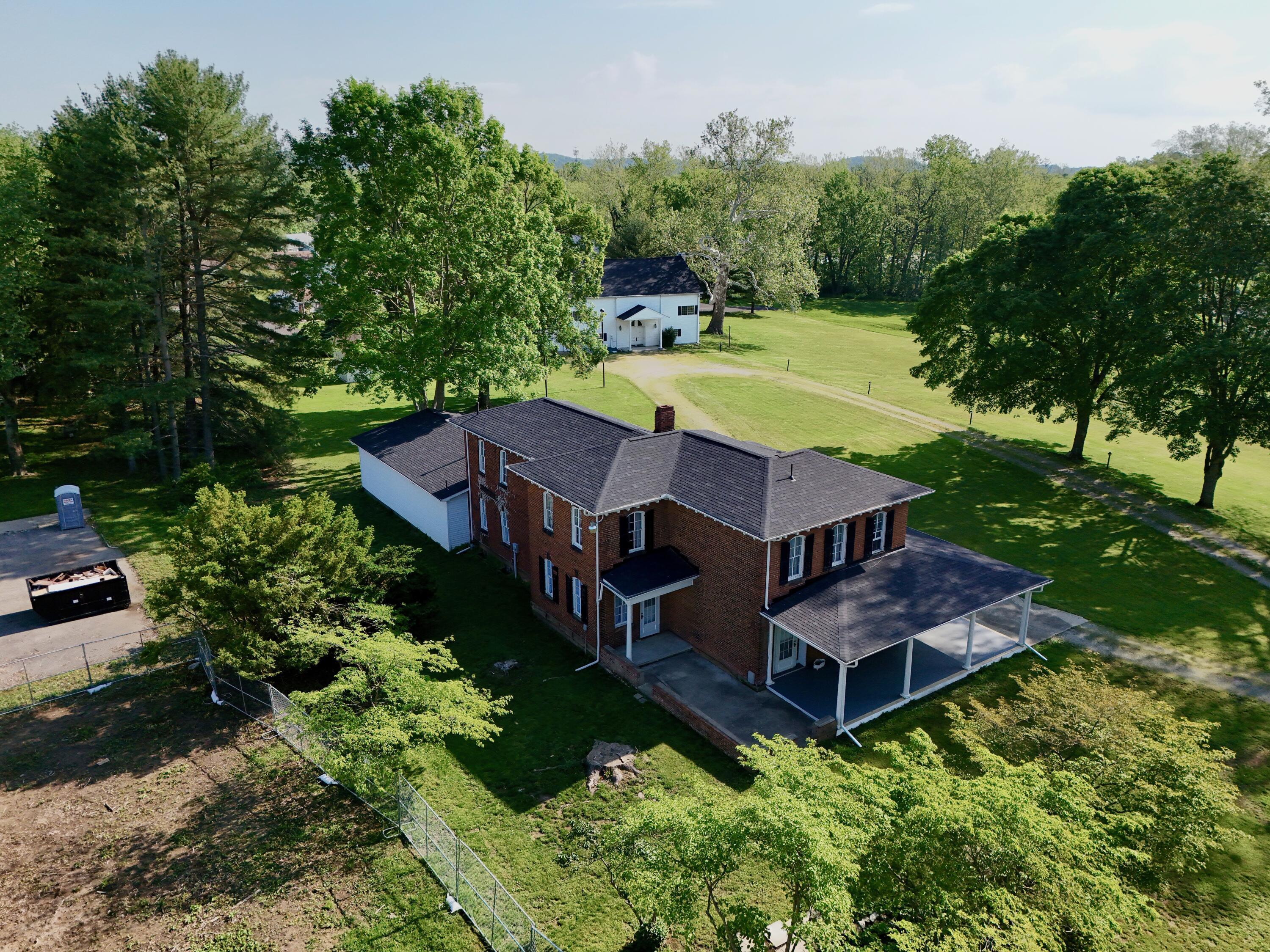 955 Lincoln Avenue Property Photo 3
