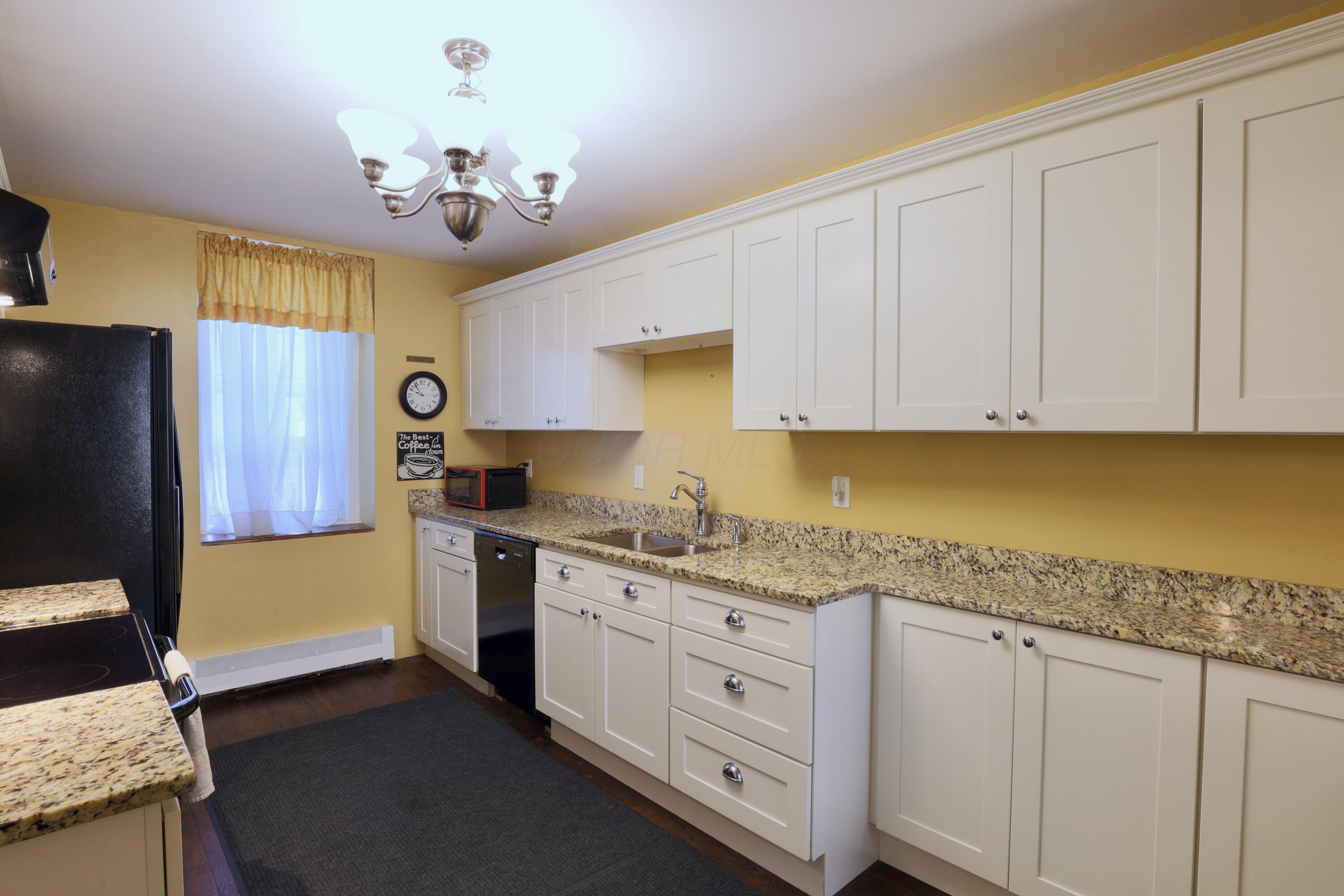955 Lincoln Avenue Property Photo 7