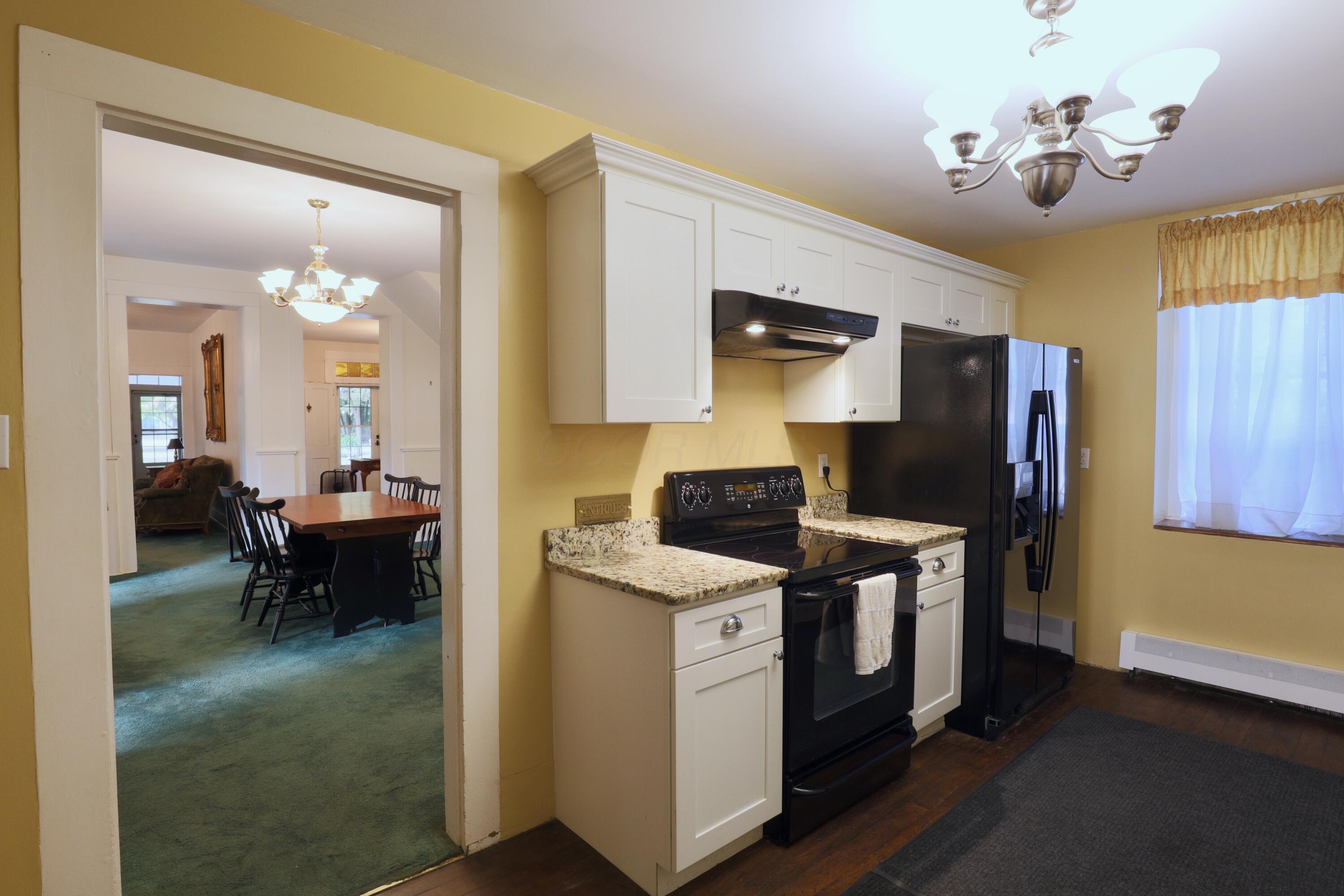 955 Lincoln Avenue Property Photo 8