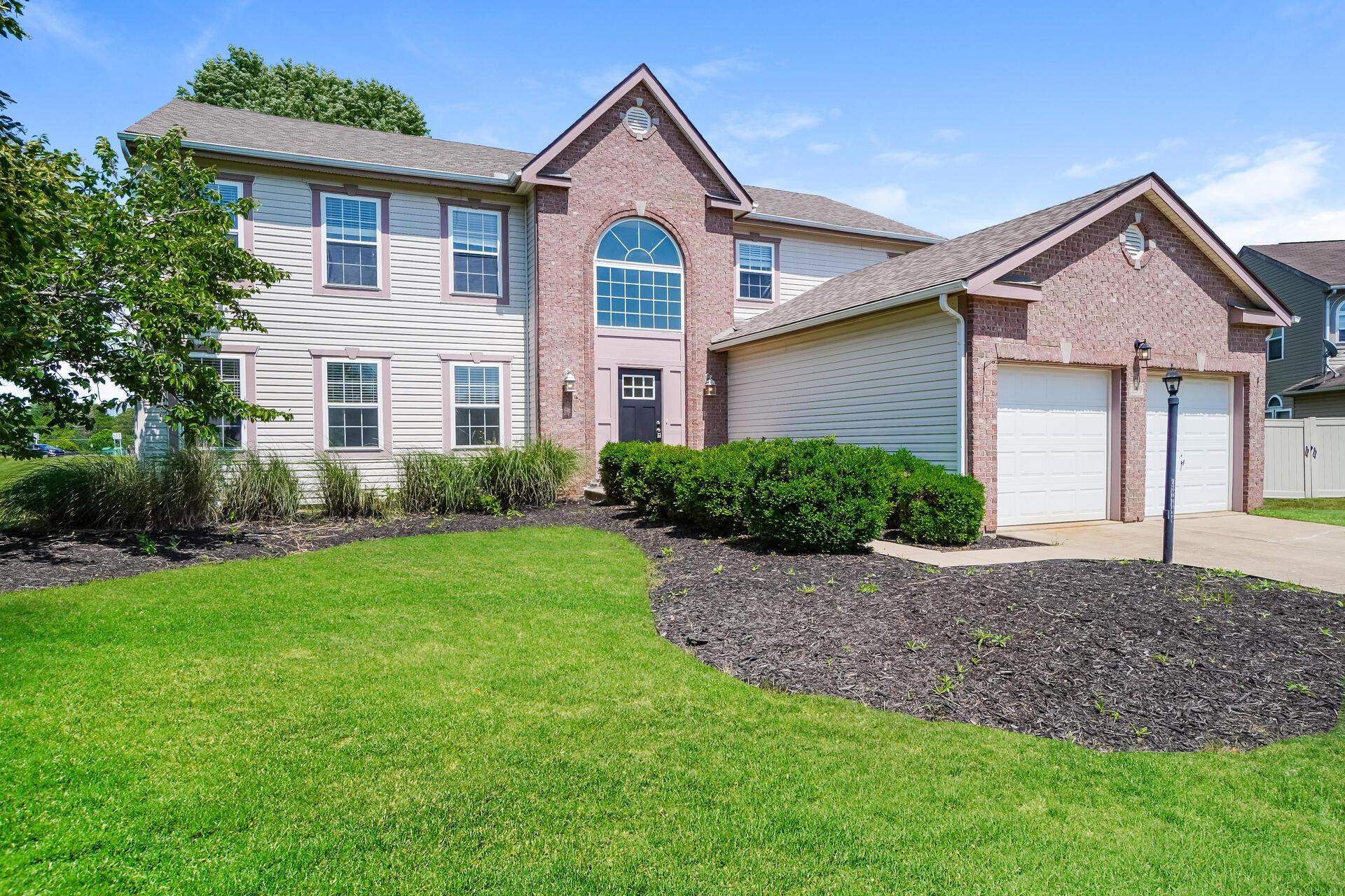 139 Knights Bridge Drive N Property Photo 1