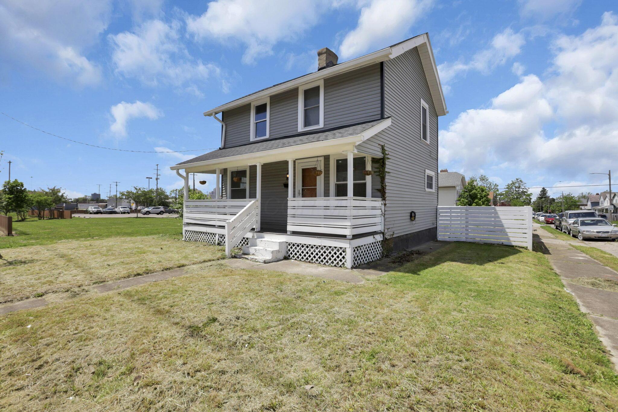 841 Saint Clair Avenue Property Photo 2