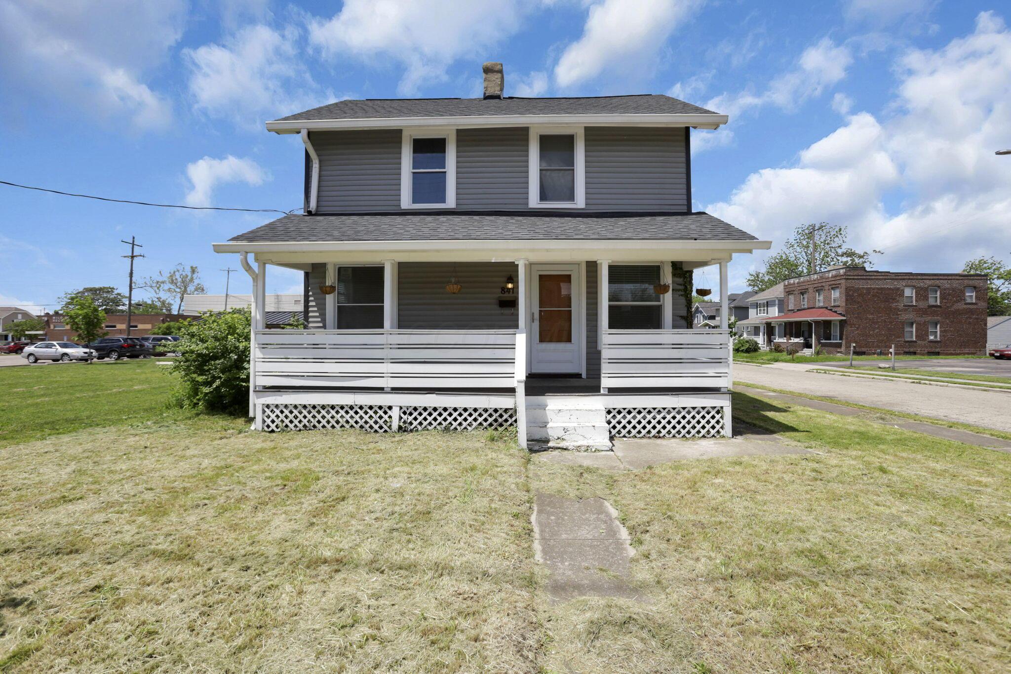 841 Saint Clair Avenue Property Photo 3