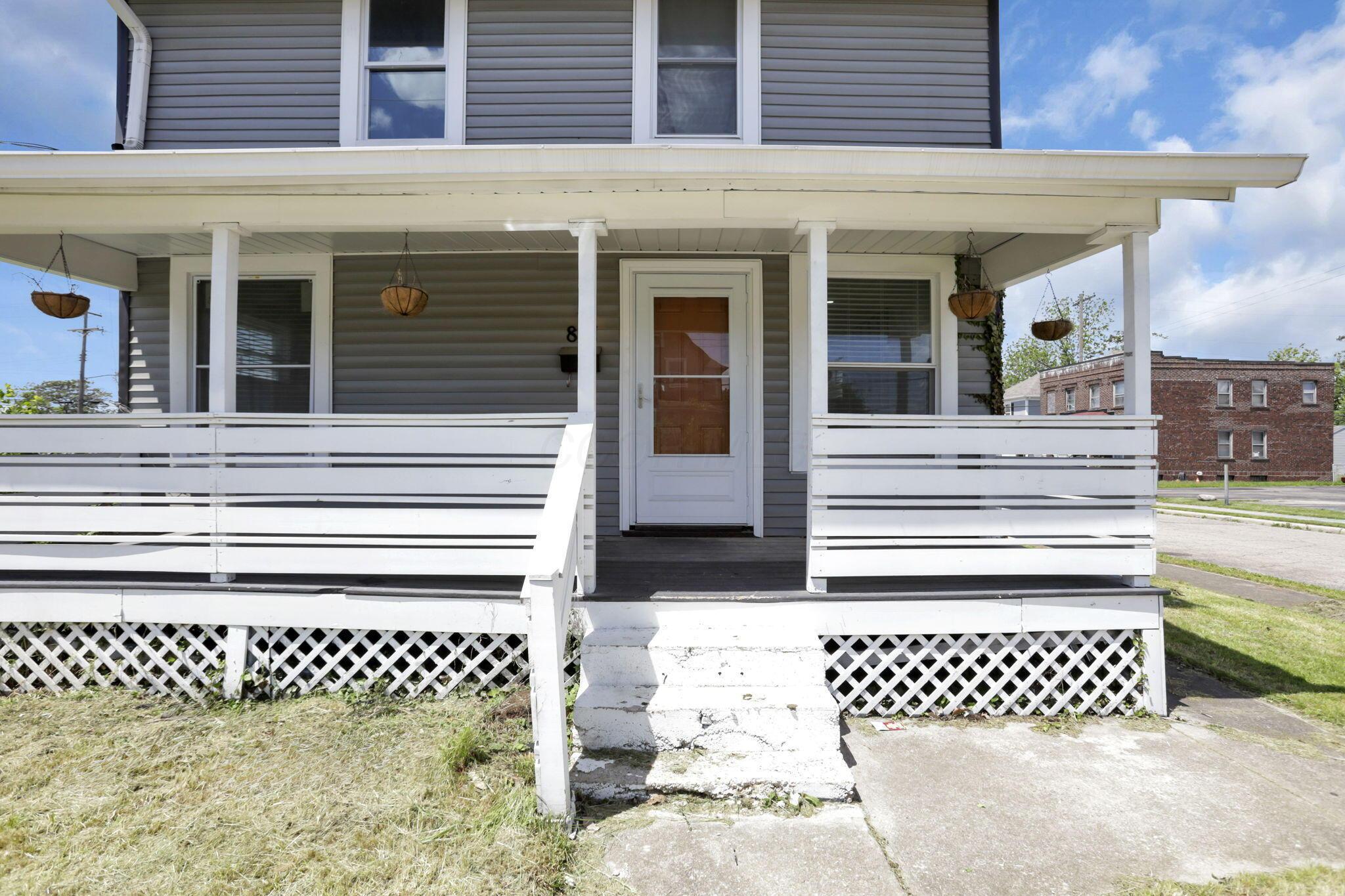 841 Saint Clair Avenue Property Photo 4