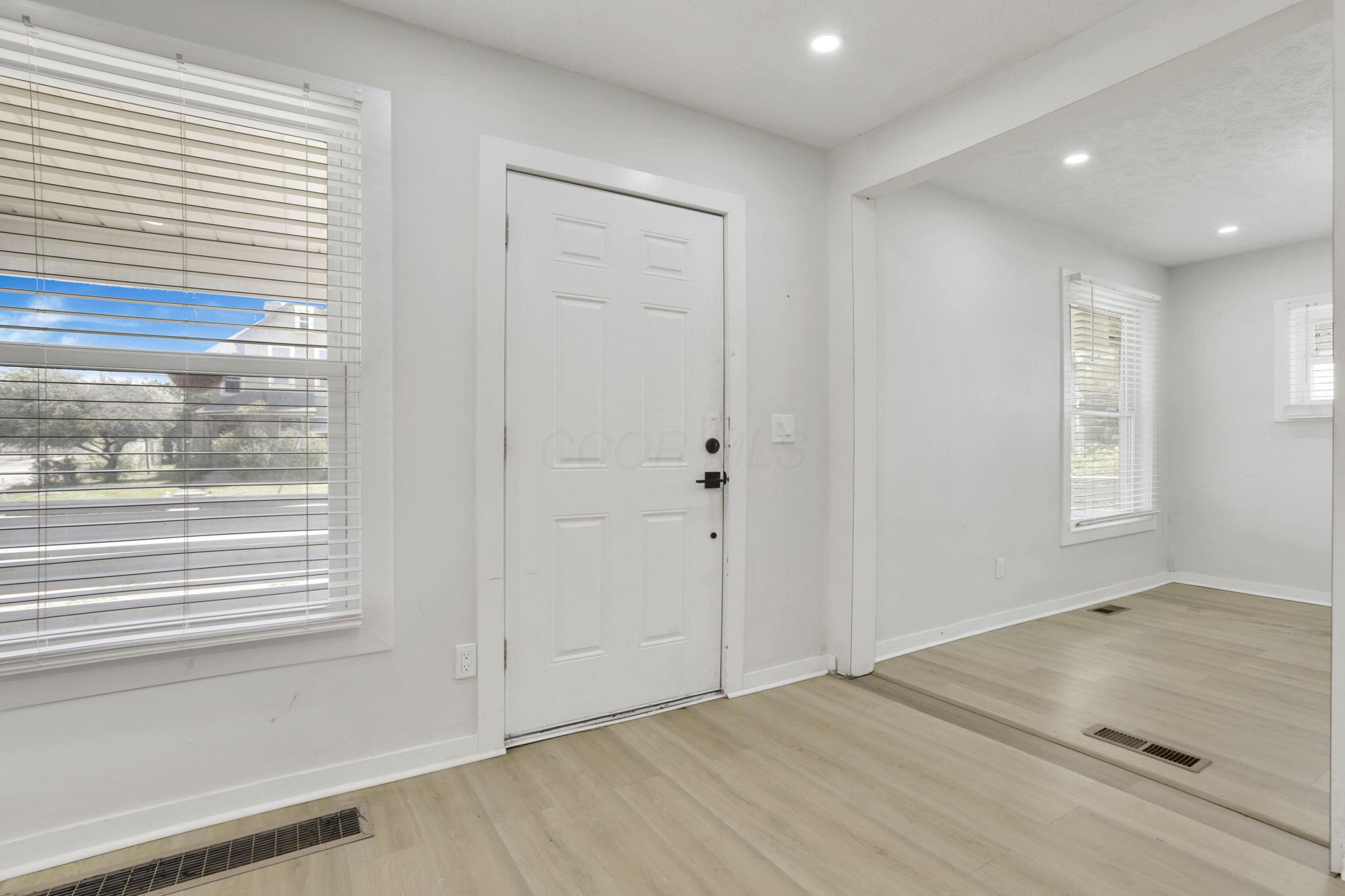 841 Saint Clair Avenue Property Photo 7