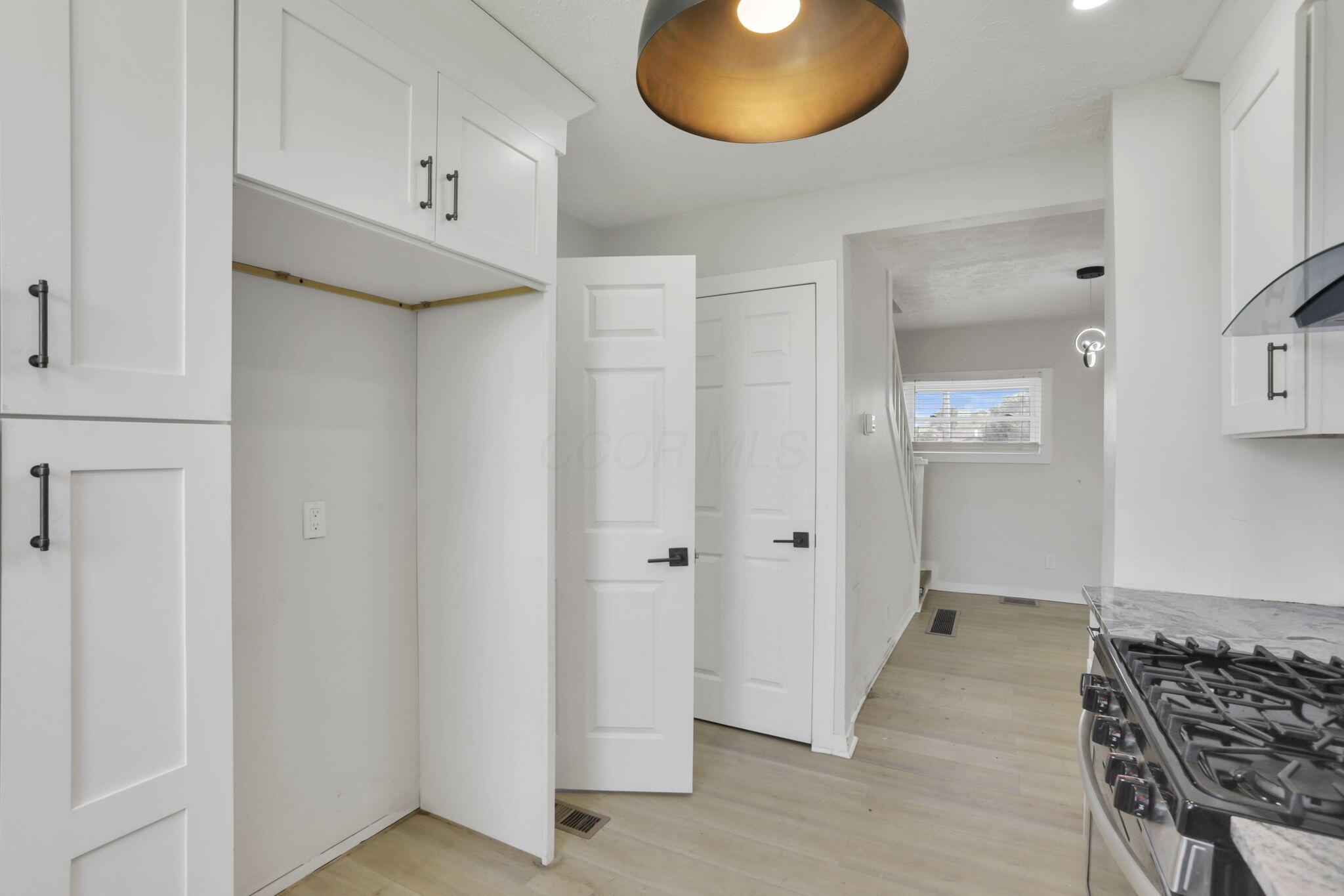 841 Saint Clair Avenue Property Photo 17