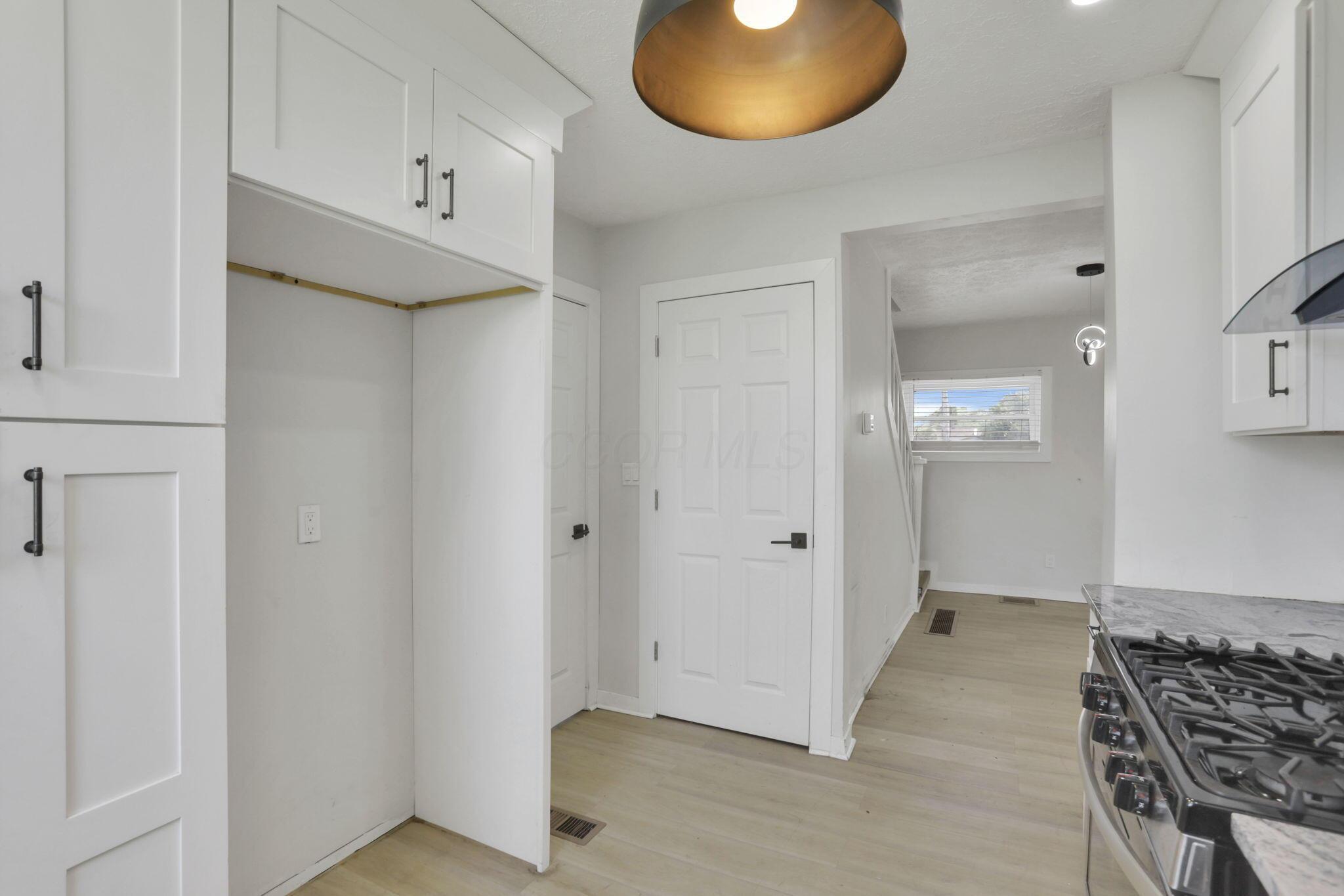 841 Saint Clair Avenue Property Photo 18