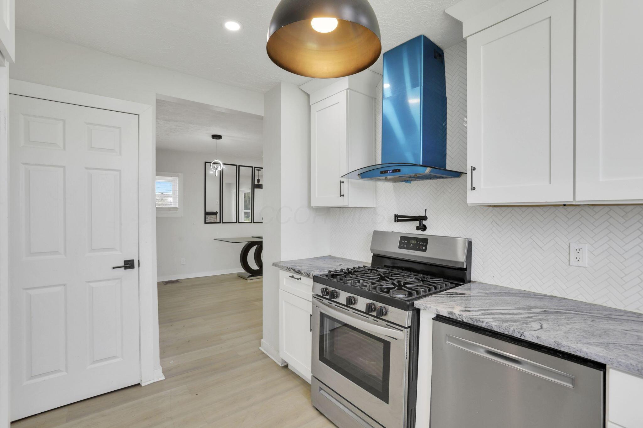 841 Saint Clair Avenue Property Photo 19