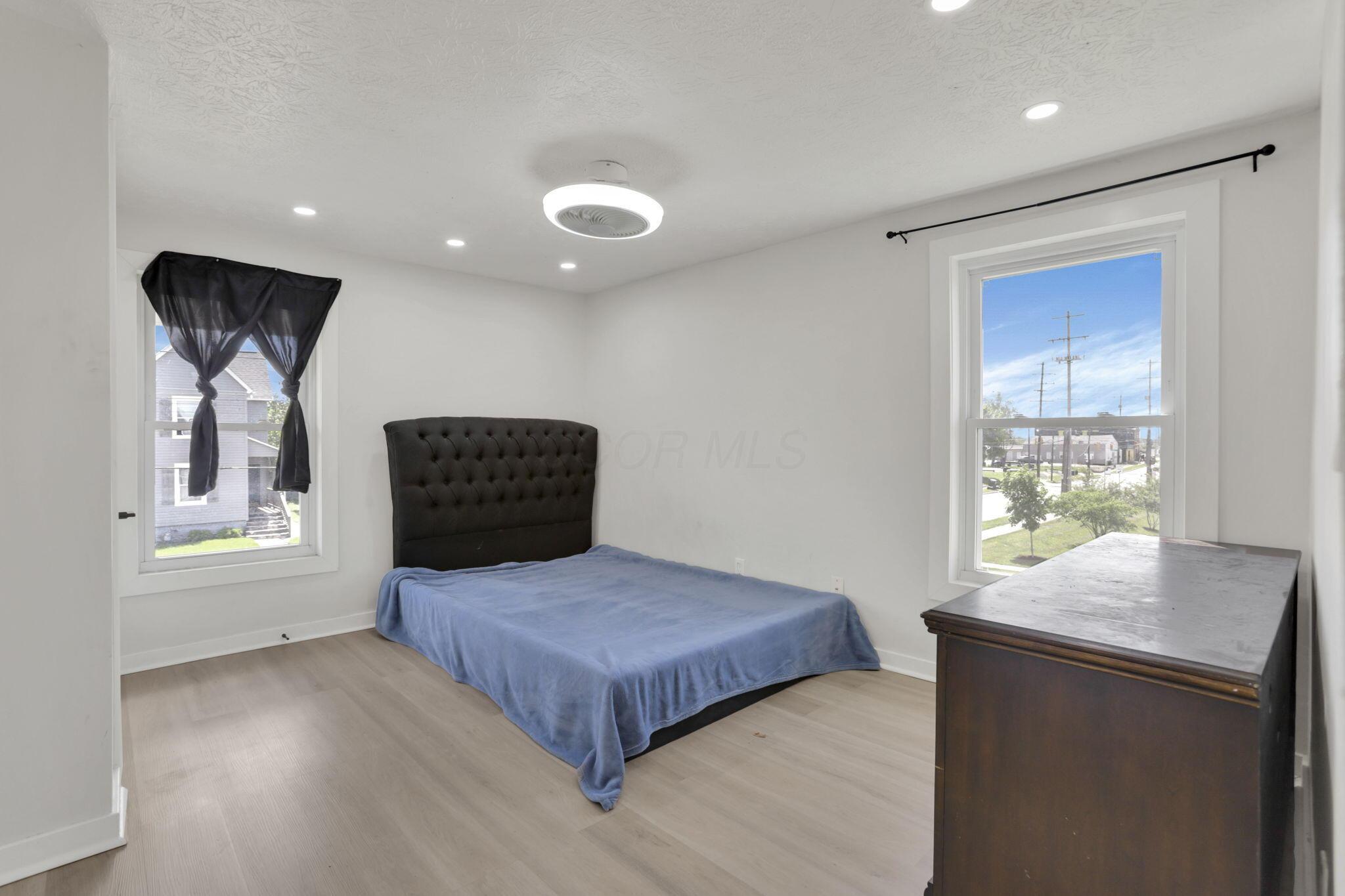 841 Saint Clair Avenue Property Photo 34
