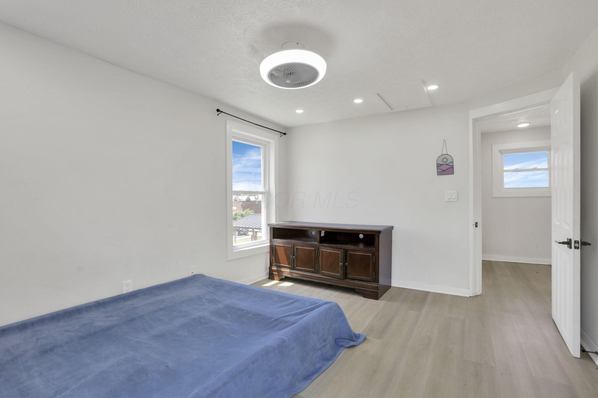 841 Saint Clair Avenue Property Photo 35