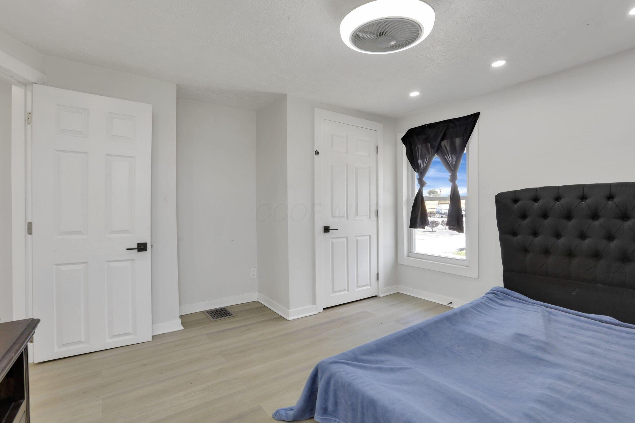 841 Saint Clair Avenue Property Photo 36