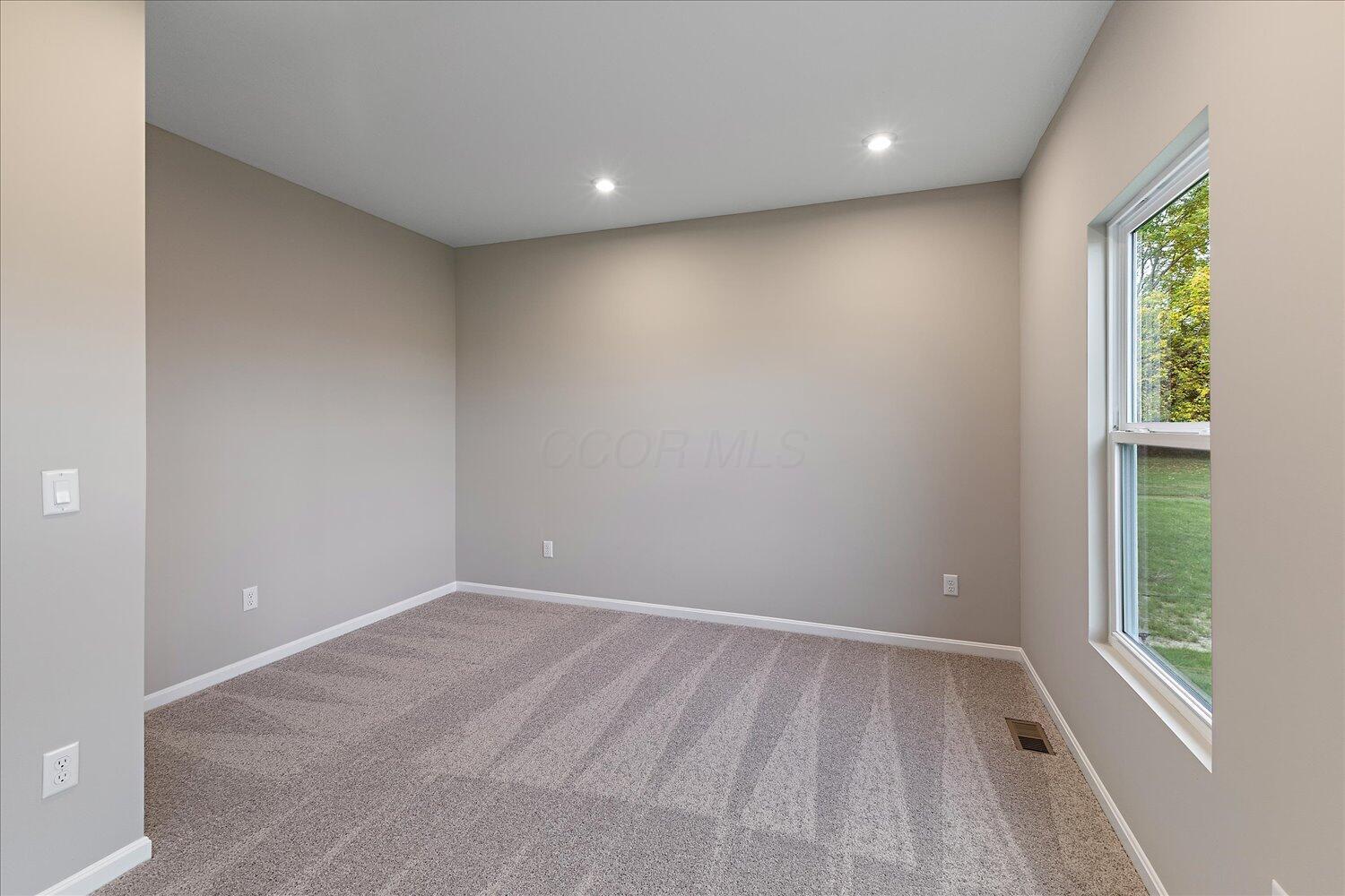 134 Kenneth Hamilton Way Property Photo 6