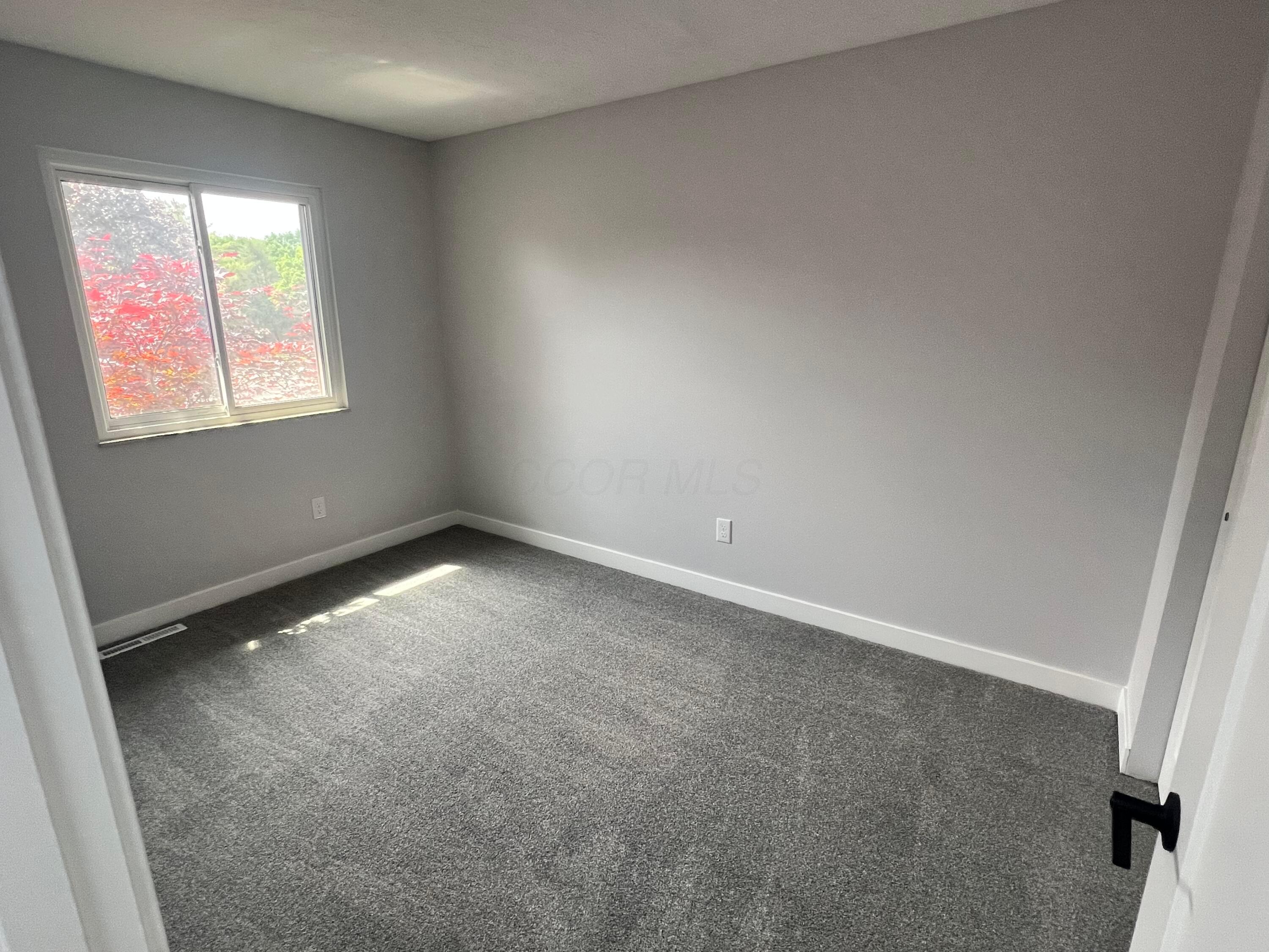 139 Corbins Mill Drive Property Photo 12