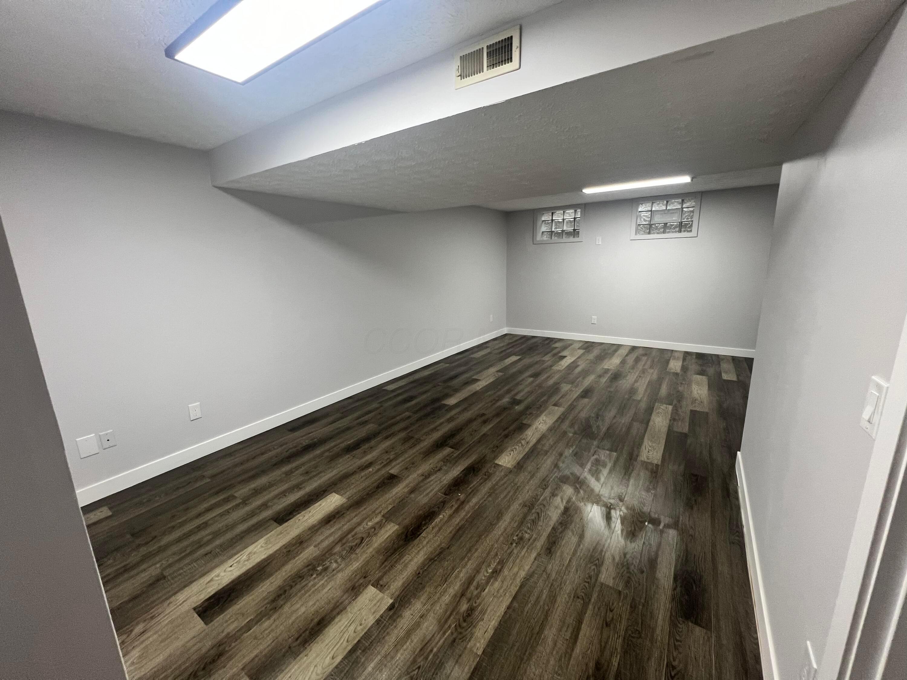139 Corbins Mill Drive Property Photo 17
