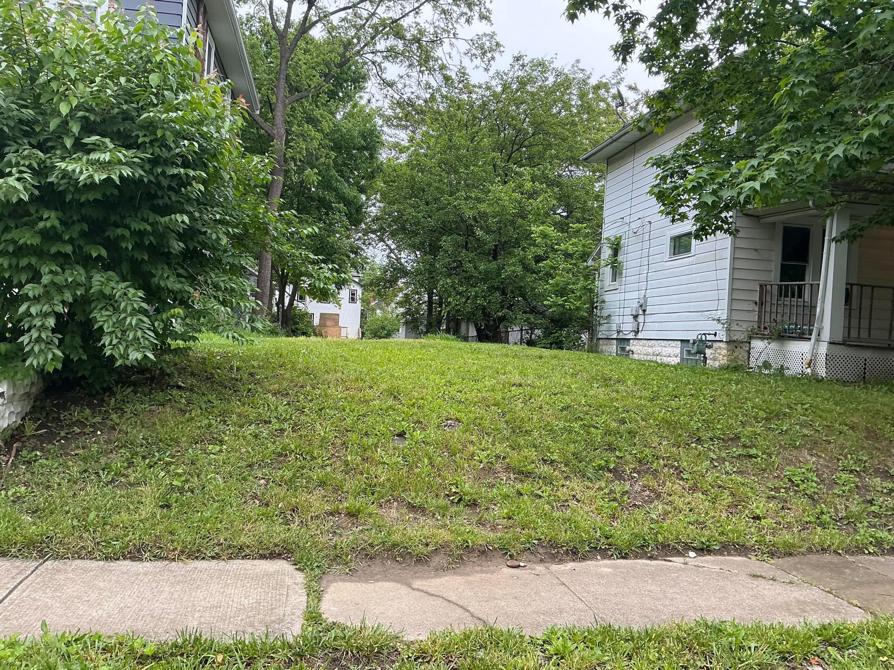 118 N Ogden Avenue Property Photo 1