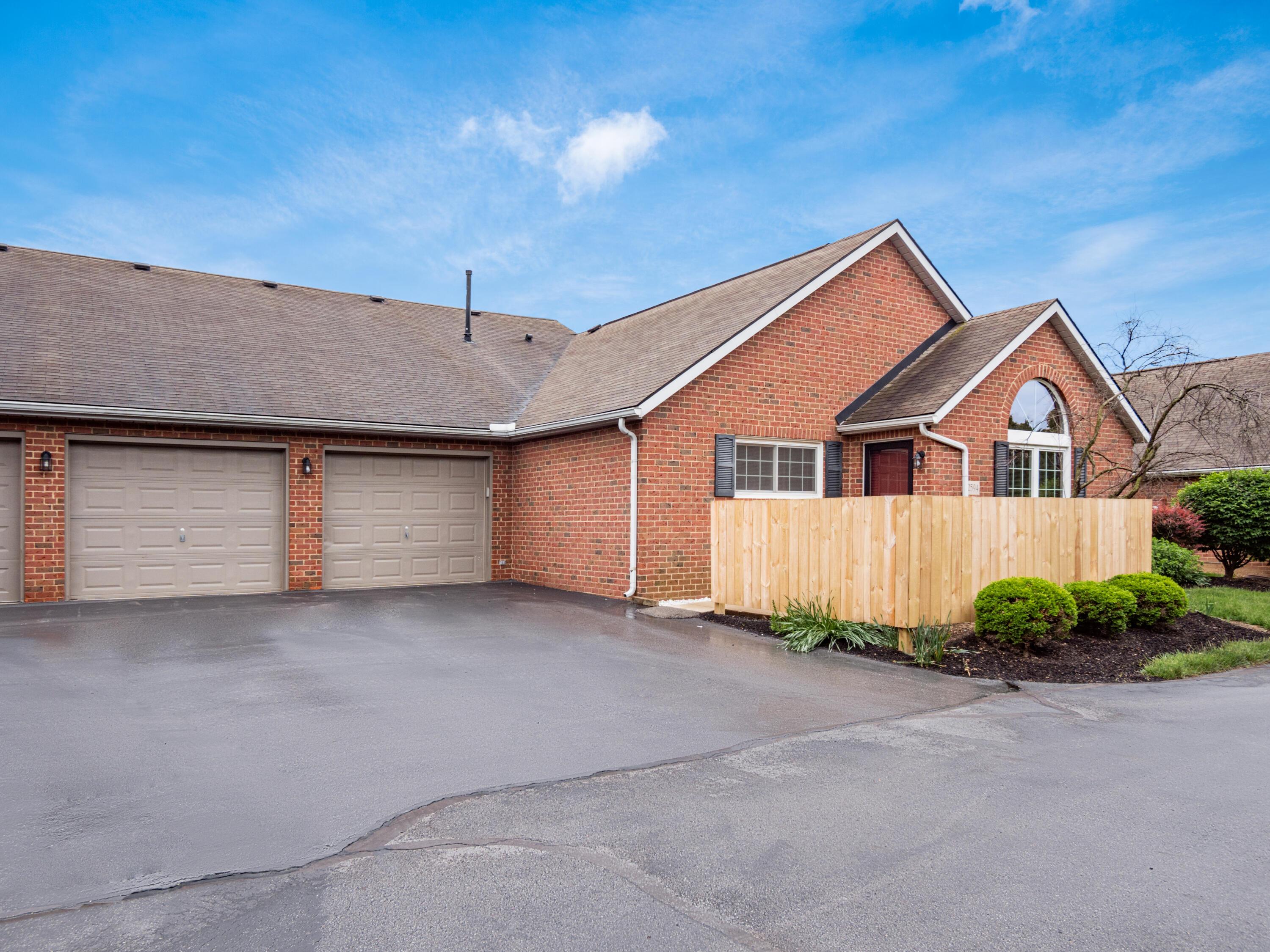 2594 Roberts Court Property Photo 1