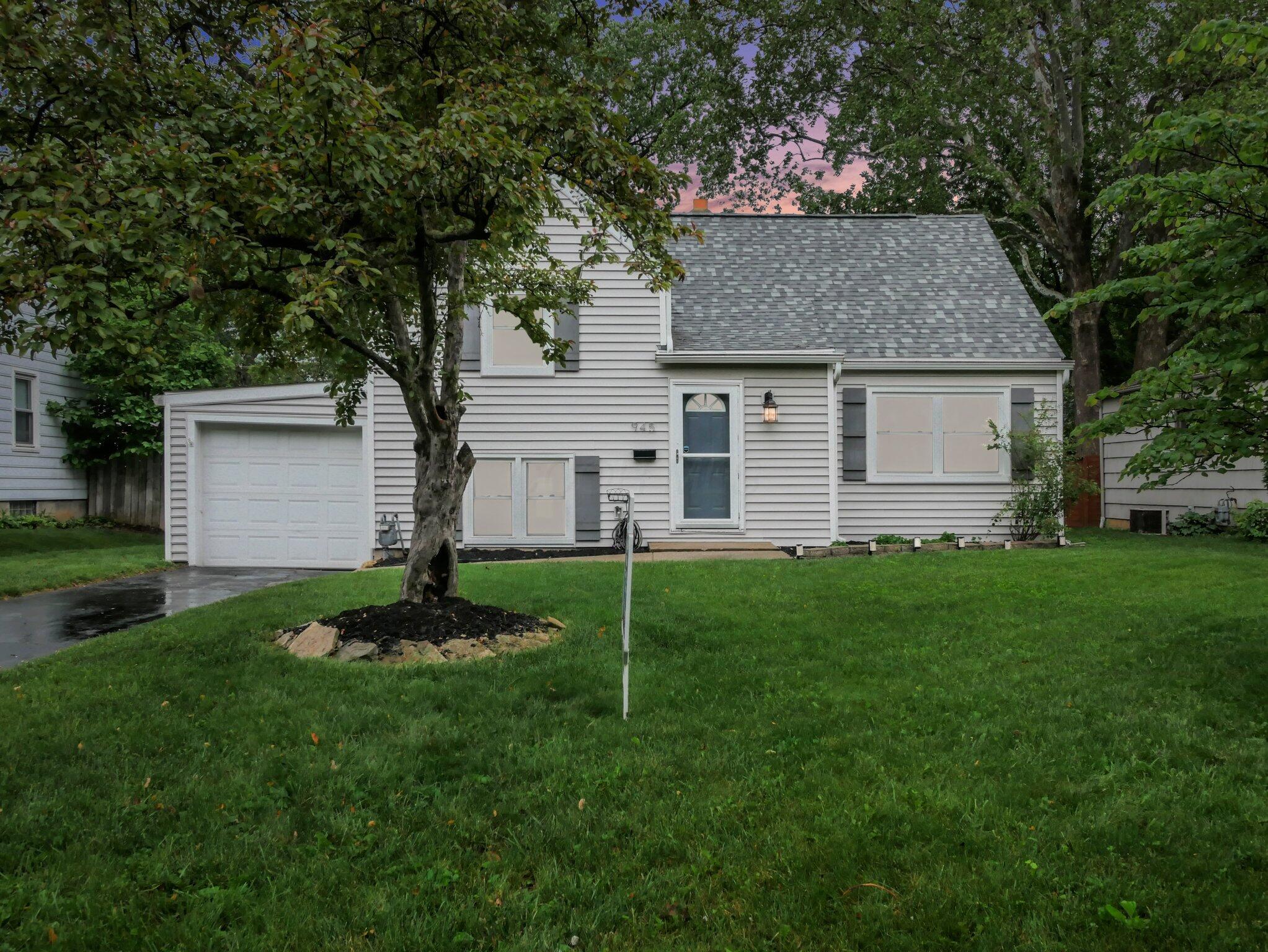 945 Francis Avenue Property Photo 1