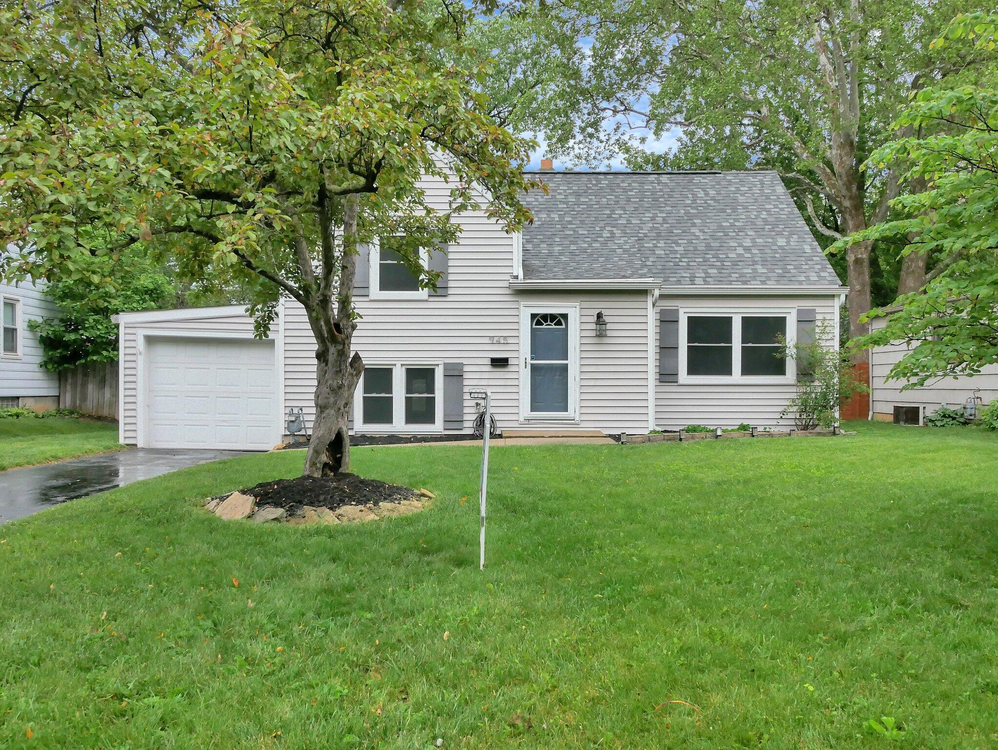 945 Francis Avenue Property Photo 2