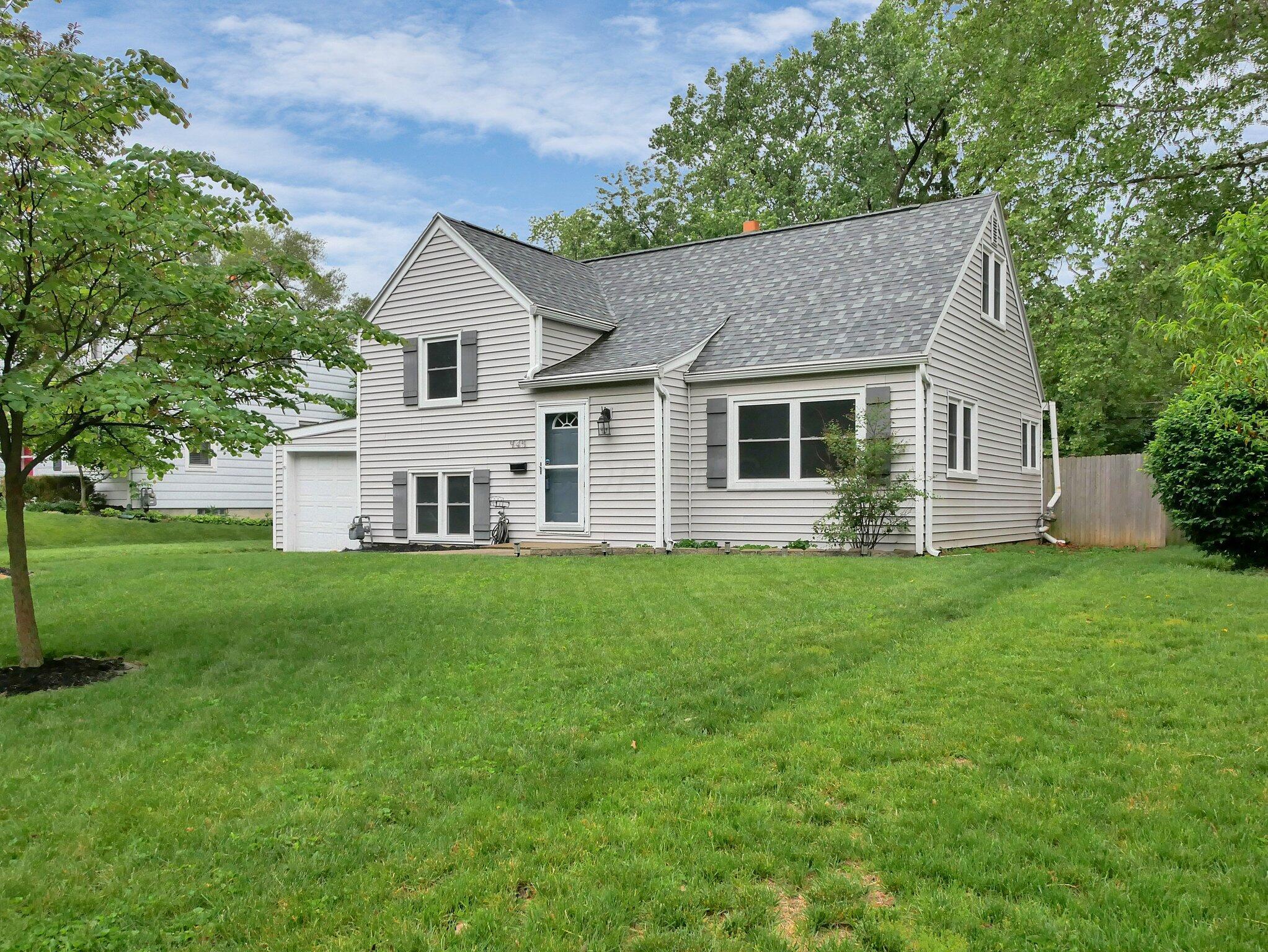 945 Francis Avenue Property Photo 3