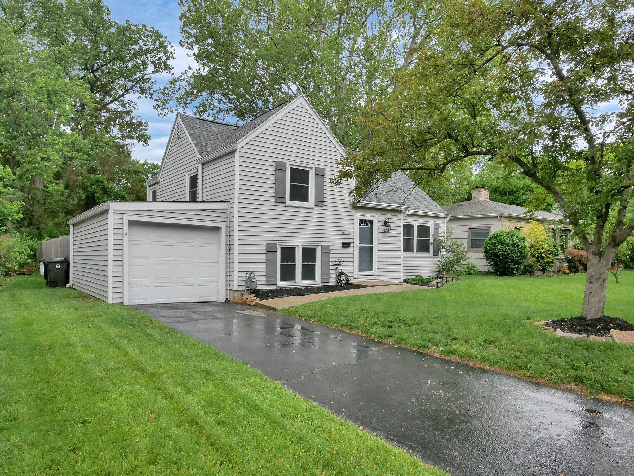 945 Francis Avenue Property Photo 4