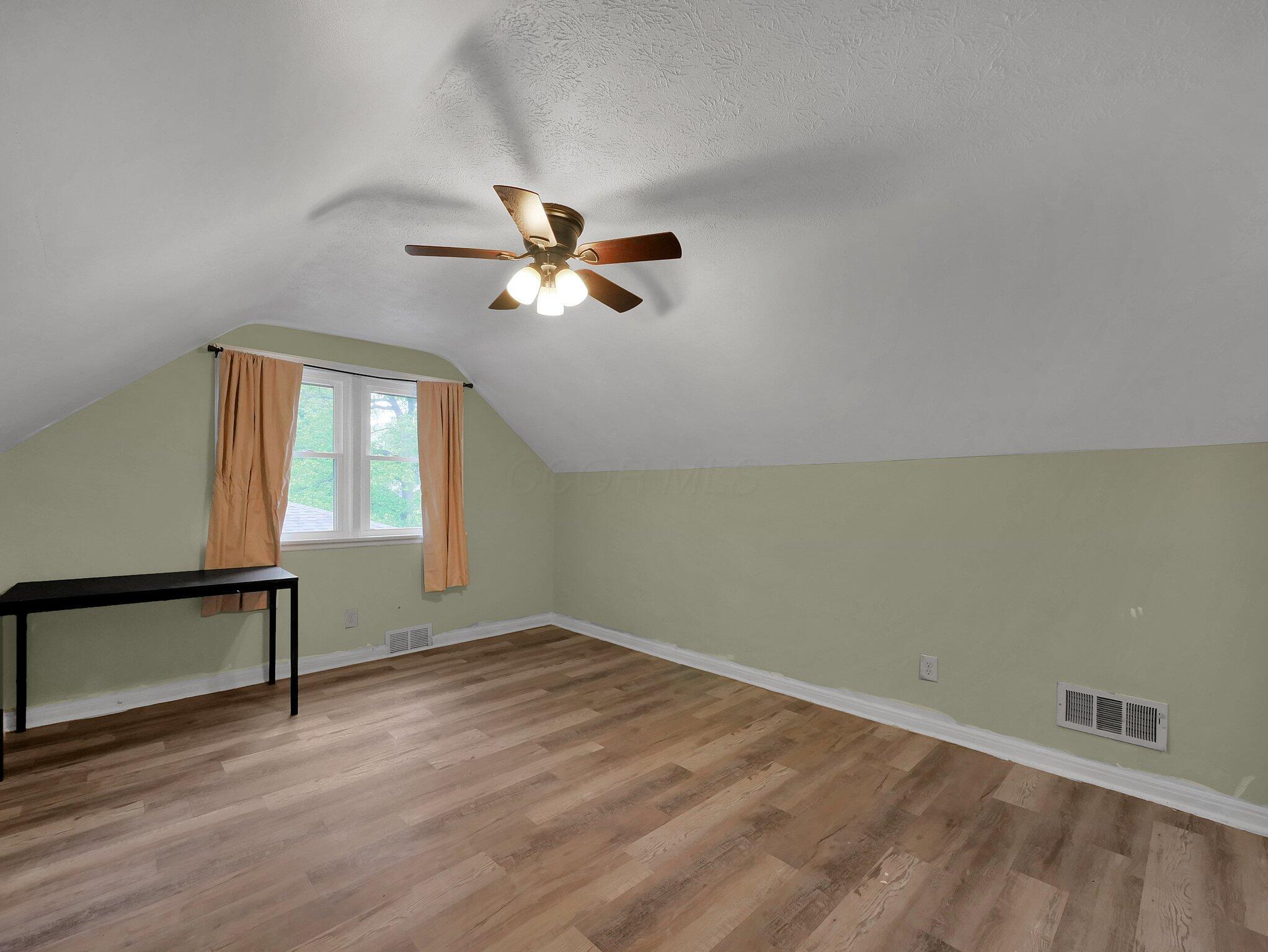 945 Francis Avenue Property Photo 17