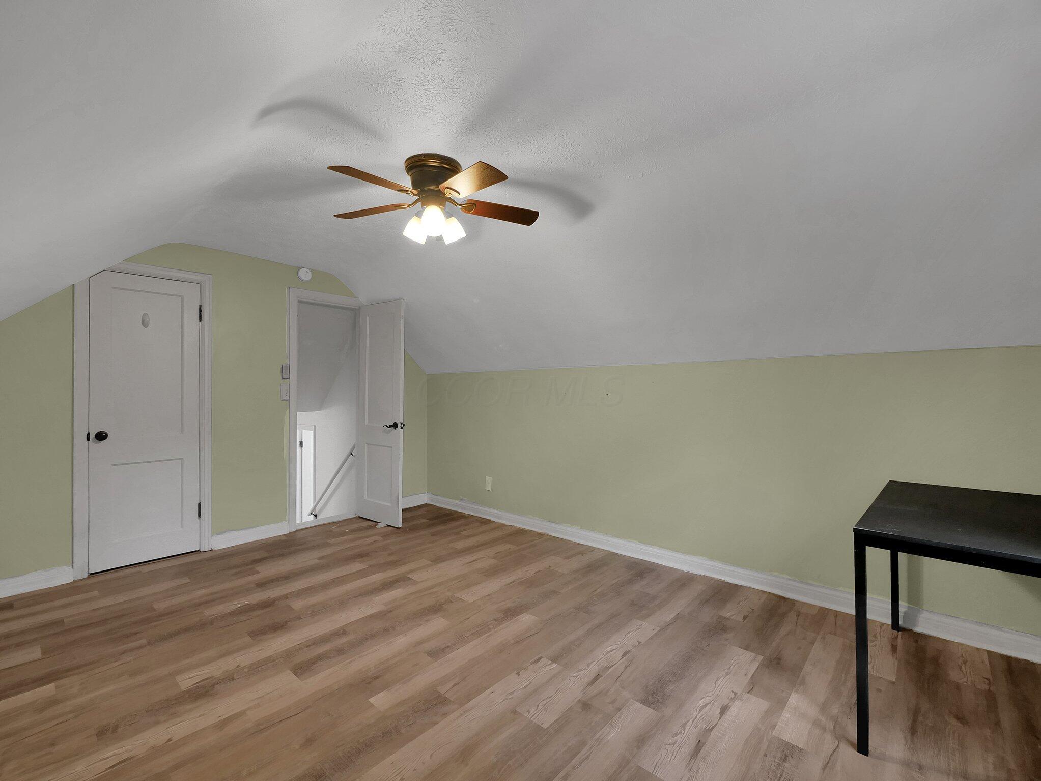 945 Francis Avenue Property Photo 18