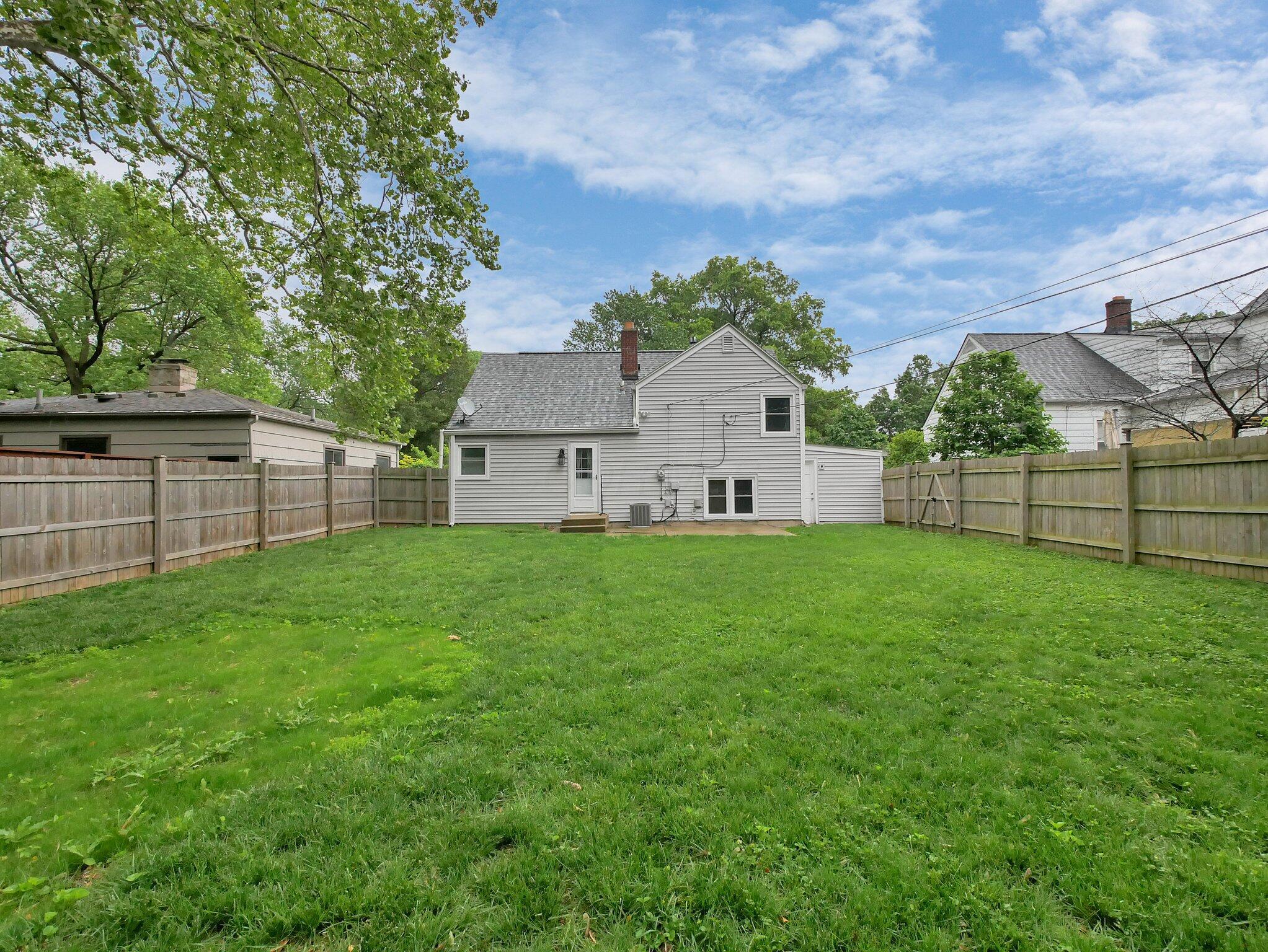 945 Francis Avenue Property Photo 22