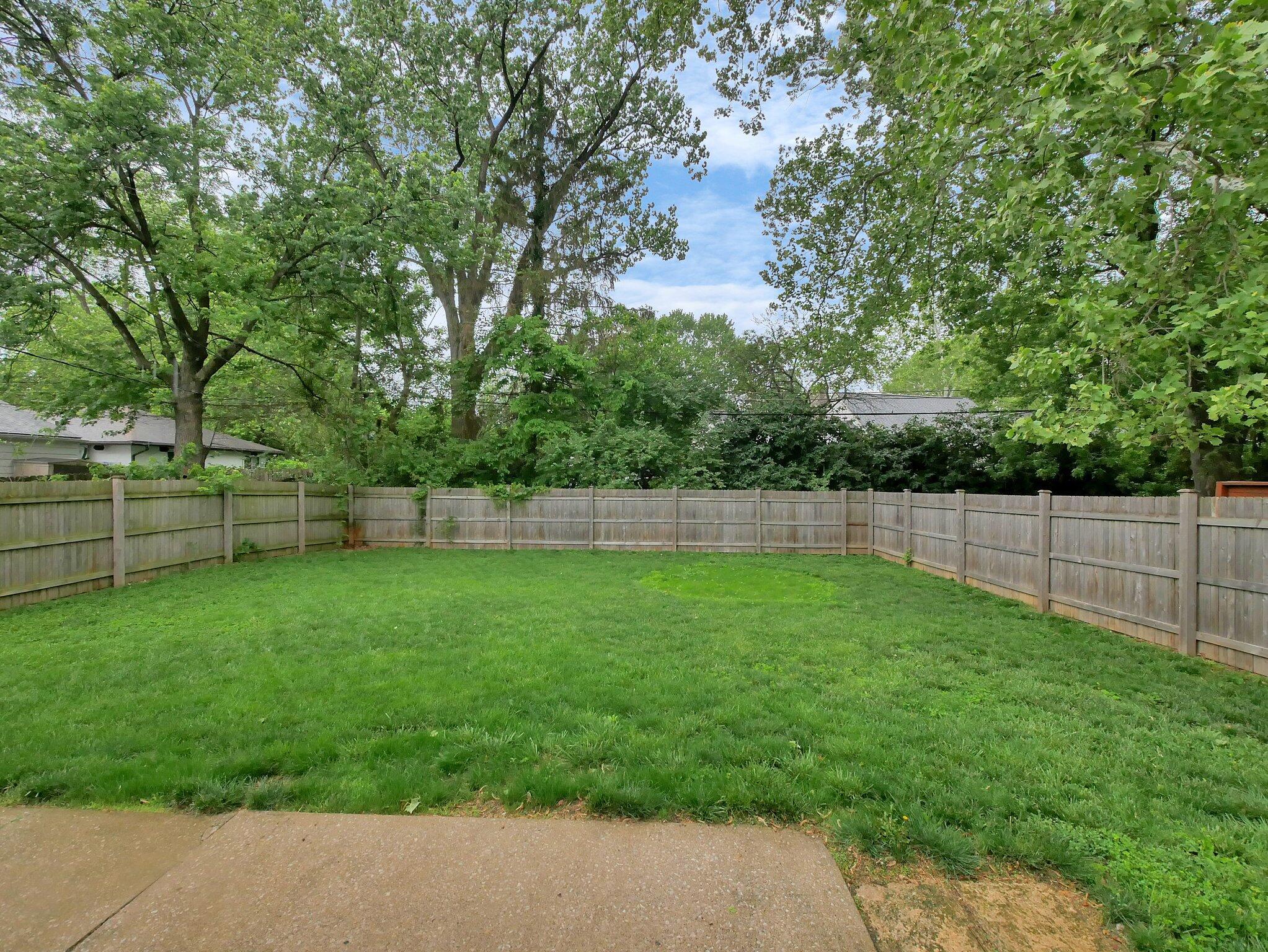 945 Francis Avenue Property Photo 23