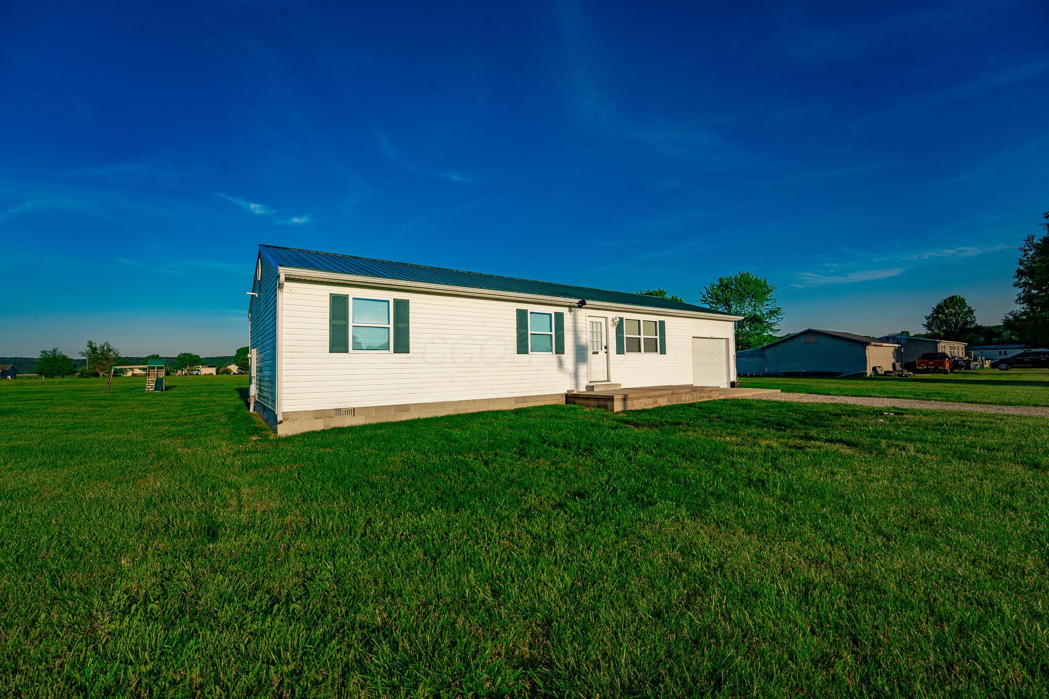 2025 Little Creek Road Property Photo 1