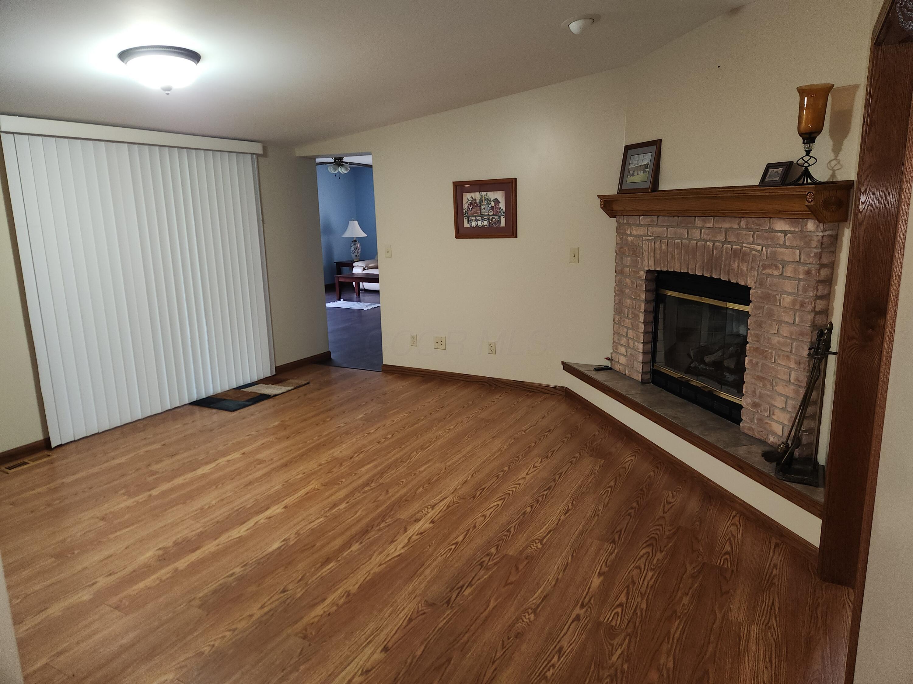 5747 E Clinton Street Property Photo 8