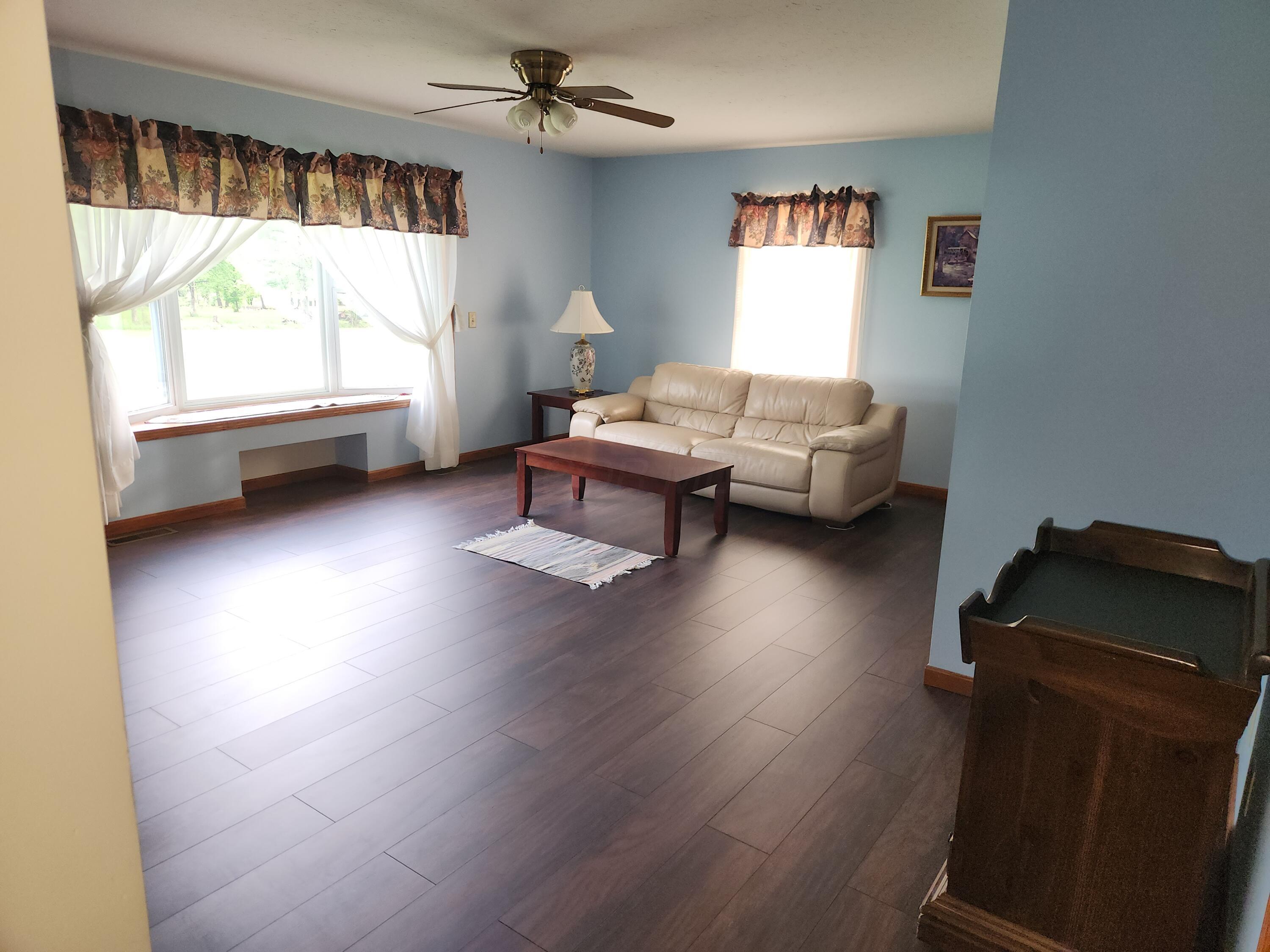 5747 E Clinton Street Property Photo 10