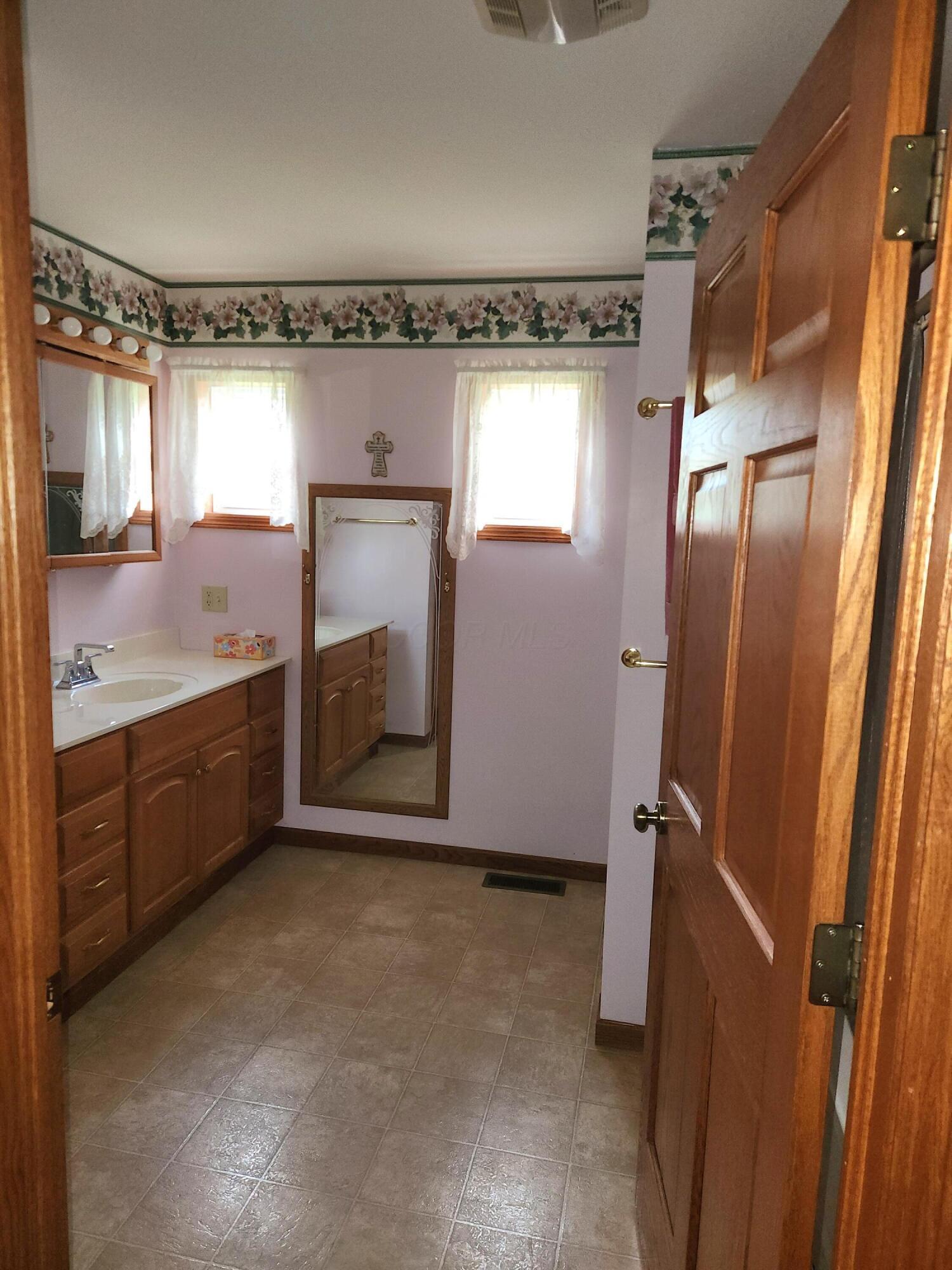 5747 E Clinton Street Property Photo 13